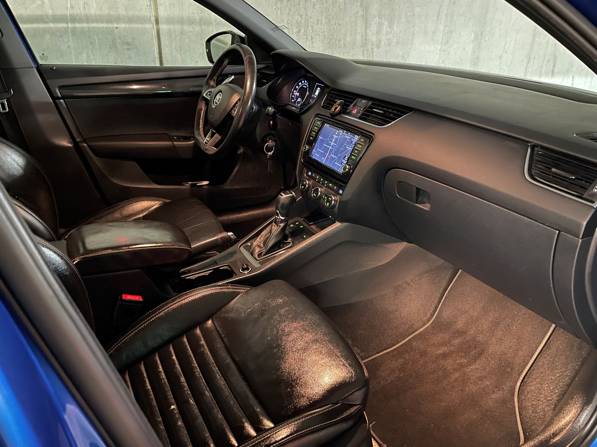SKODA Octavia Combi 2.0 TDI RS DSG-image-26