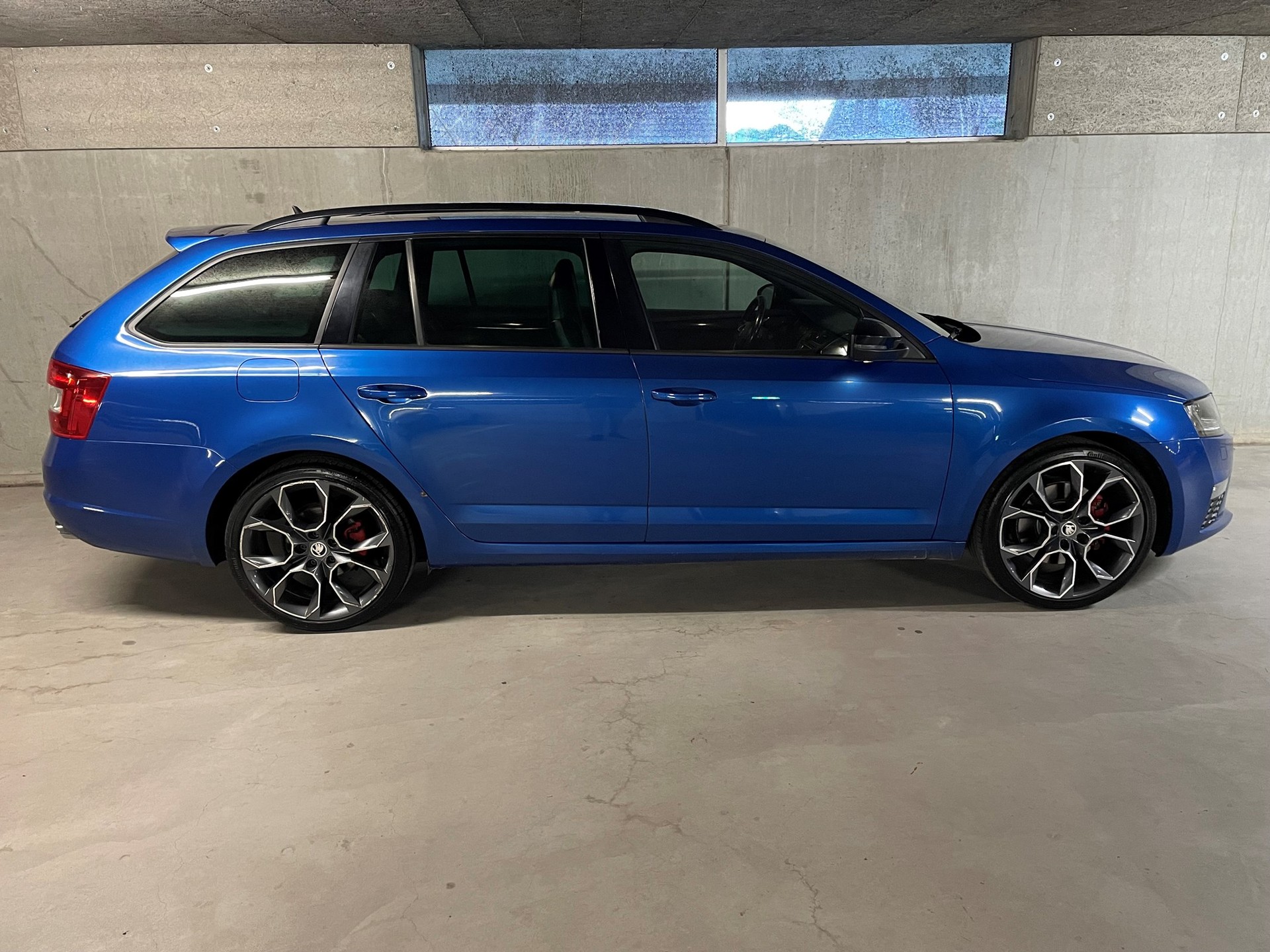 SKODA Octavia Combi 2.0 TDI RS DSG-image-4