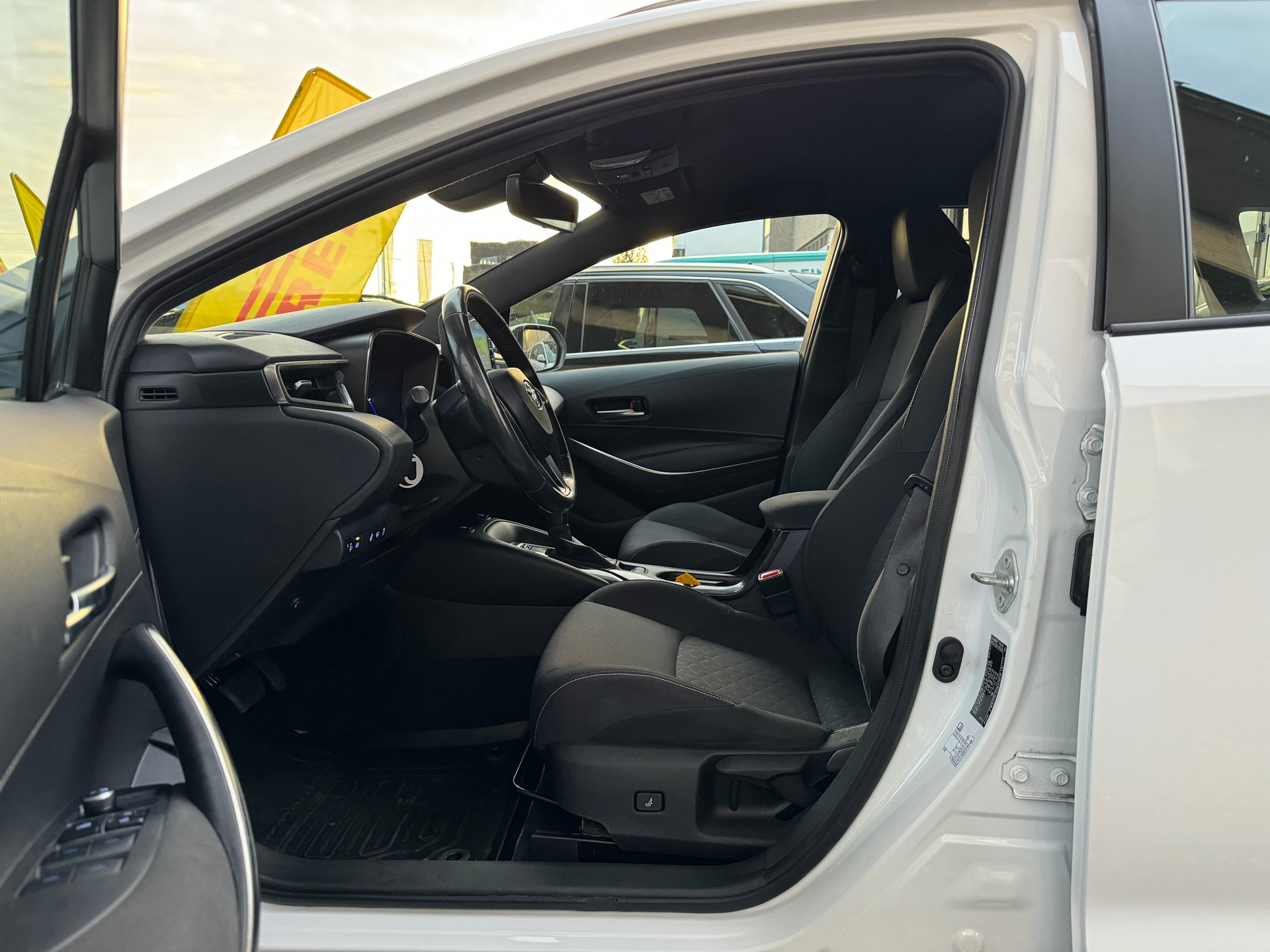 TOYOTA Corolla Touring Sports 1.8 HSD Comfort e-CVT-image-7
