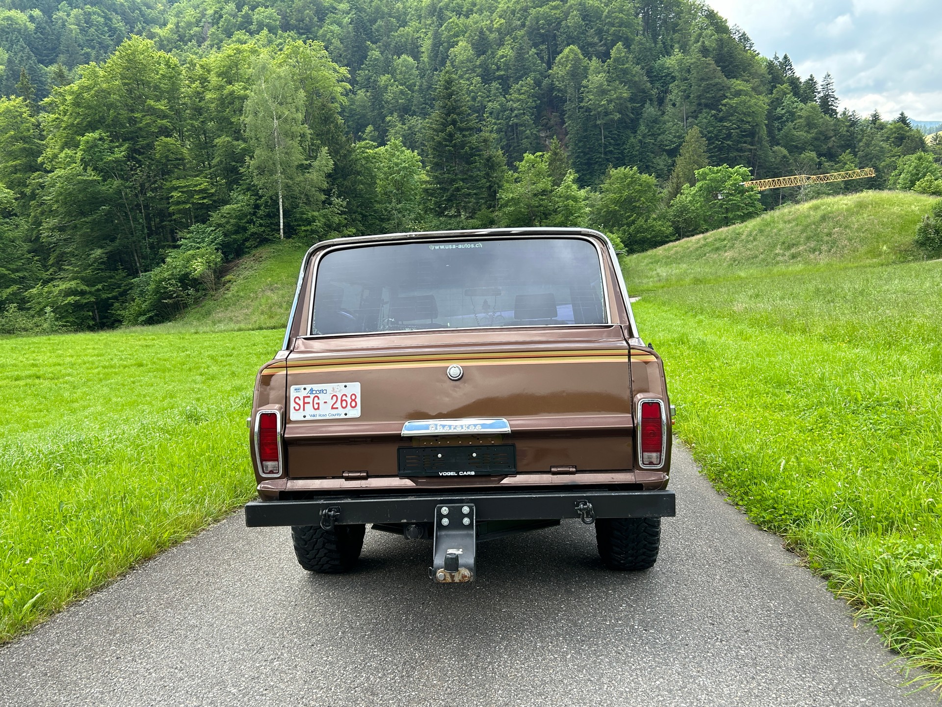 JEEP Cherokee Chief 5.9 V8 Golden Eagle-image-3