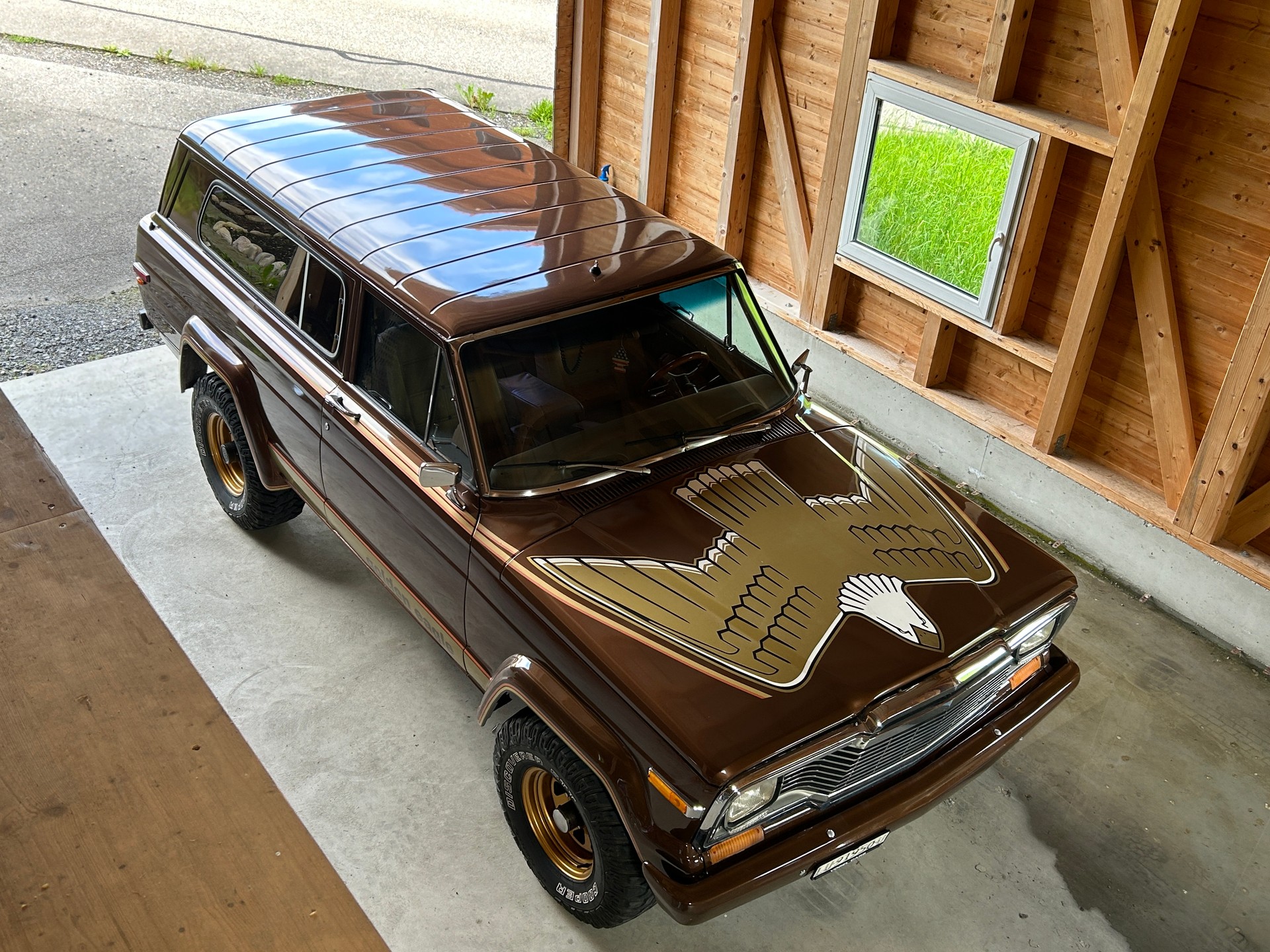 JEEP Cherokee Chief 5.9 V8 Golden Eagle-image-6