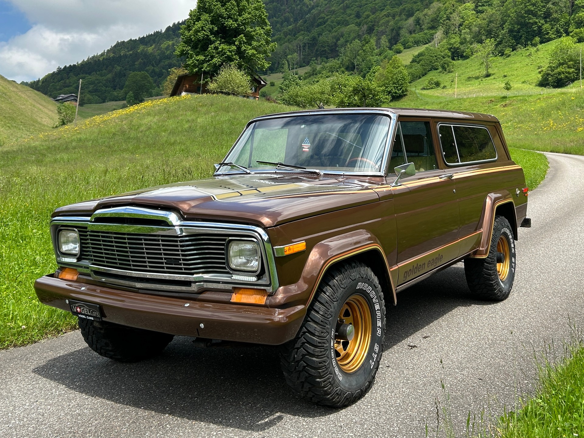 JEEP Cherokee Chief 5.9 V8 Golden Eagle-image-1