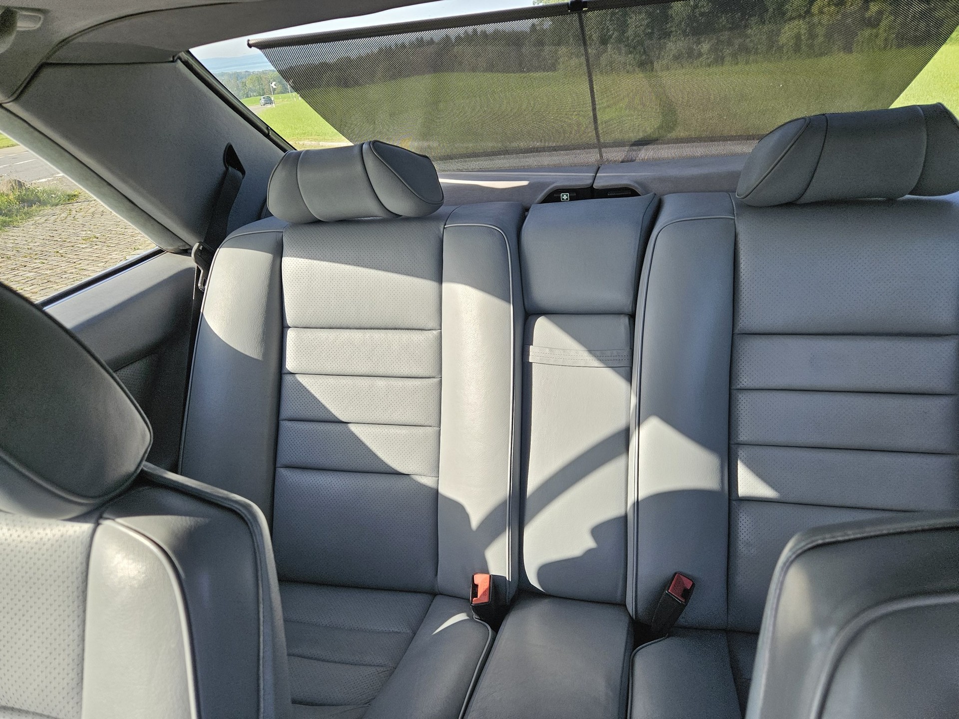MERCEDES-BENZ SEC 560-image-10