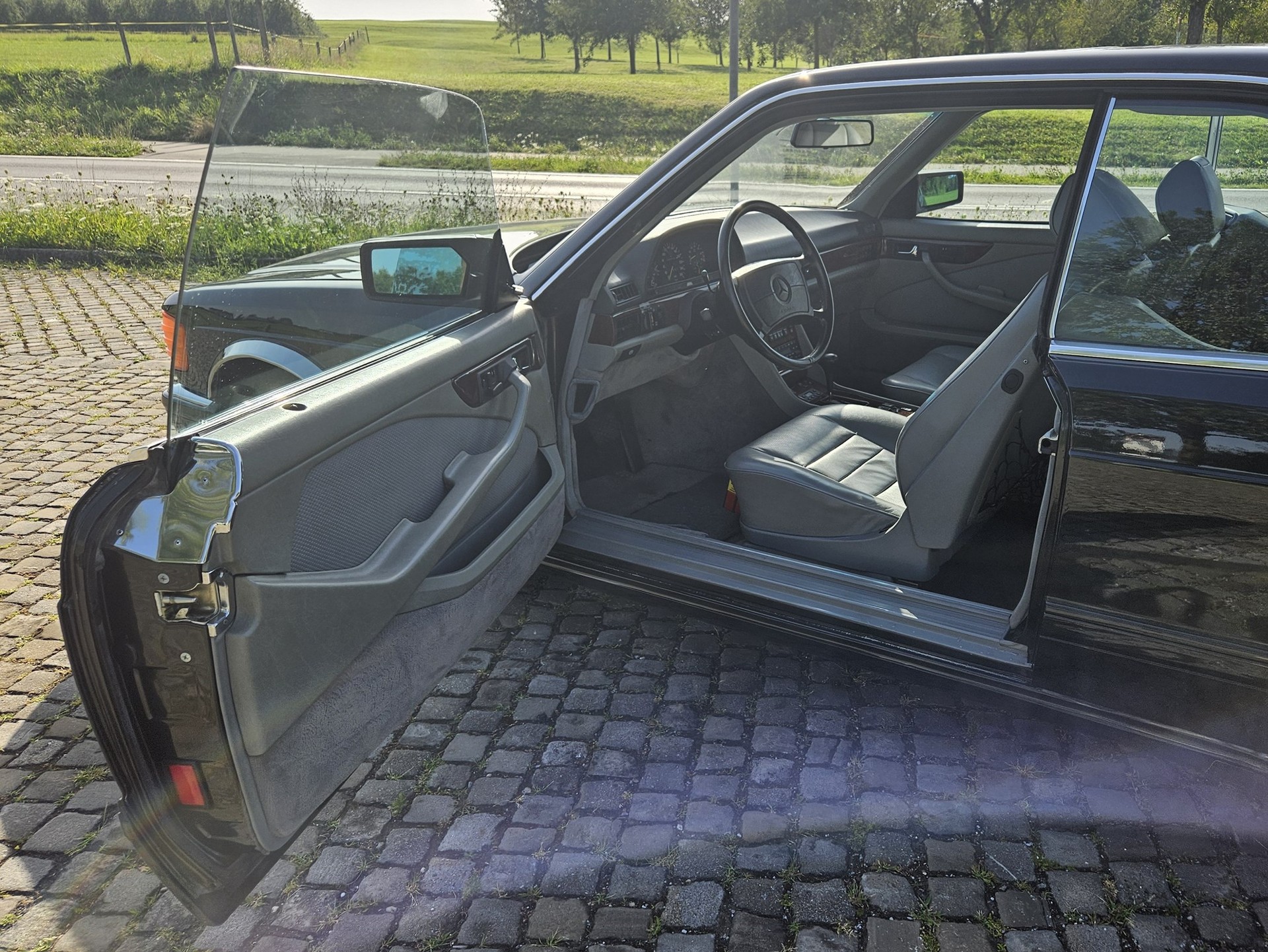 MERCEDES-BENZ SEC 560-image-6