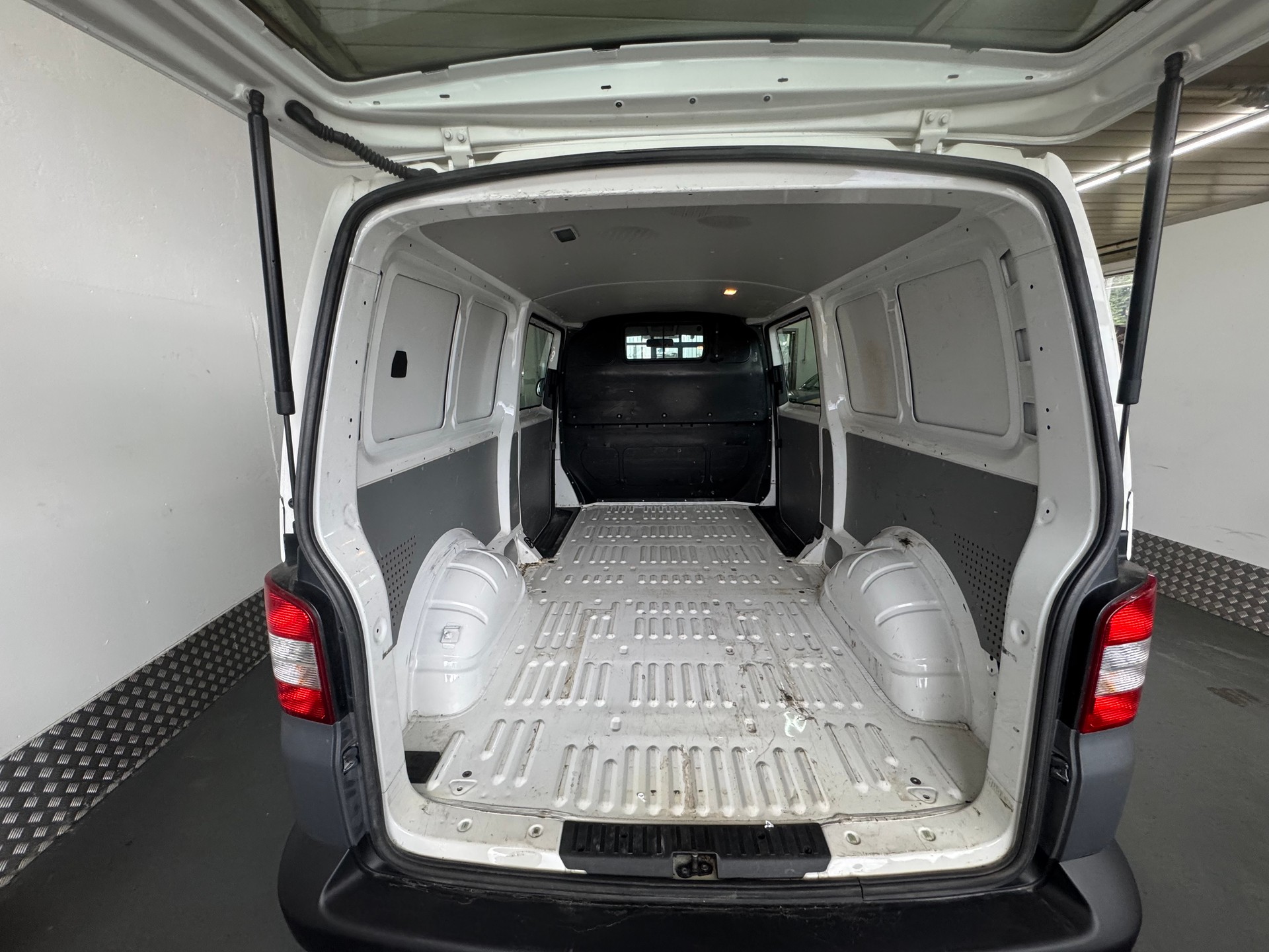 VW T5 2.0 Bi-TDI 4Motion DSG-image-10