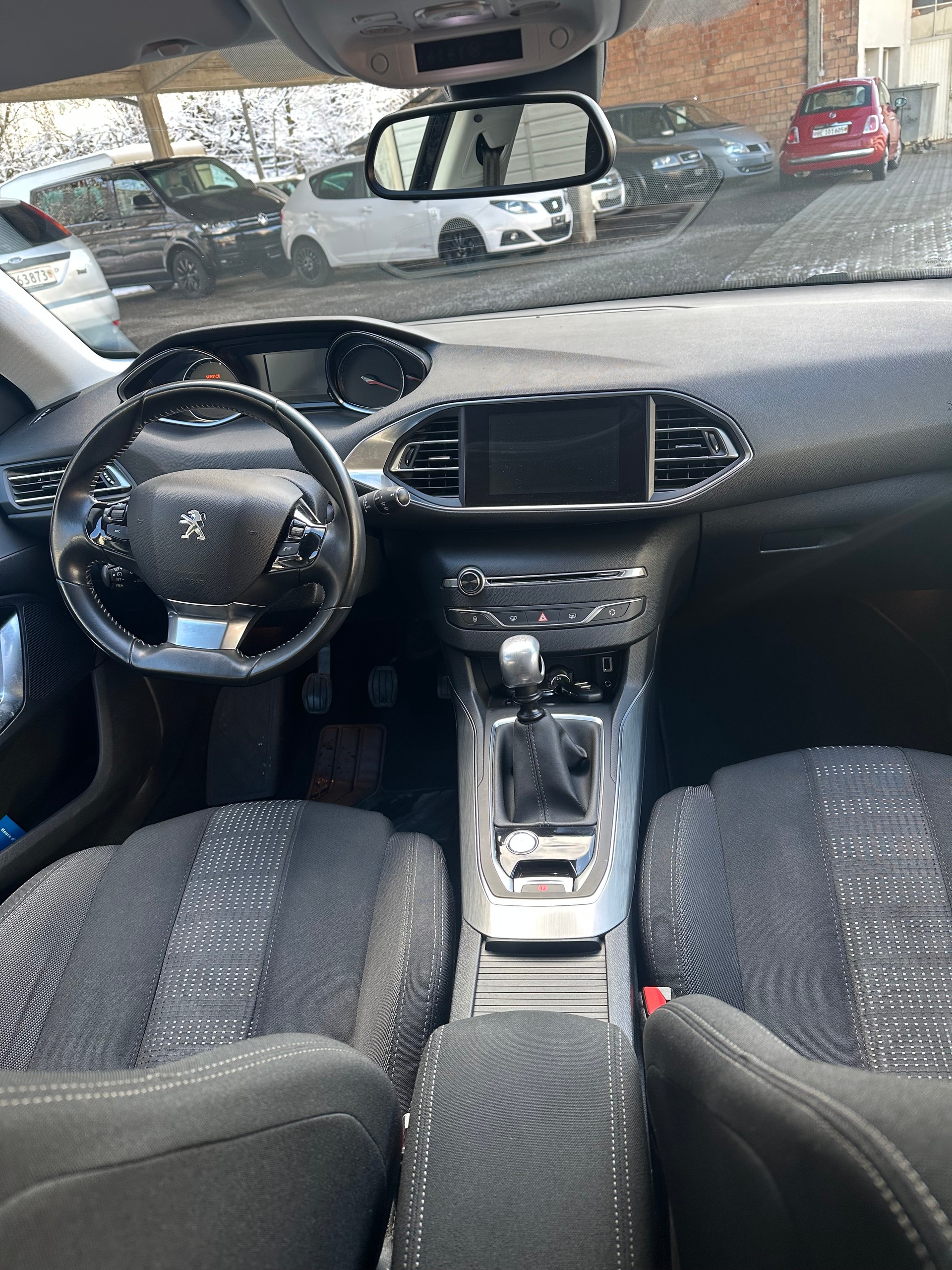 PEUGEOT 308 SW 1.2 THP Allure-image-5
