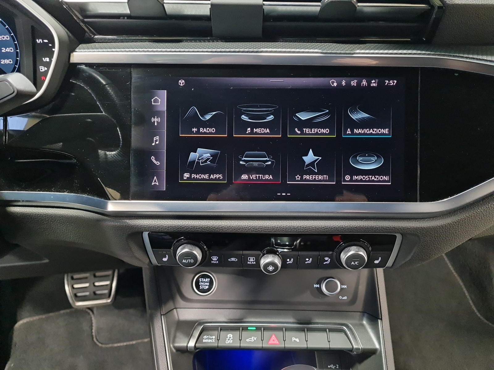 AUDI Q3 Sportback 45 TFSI e S line Attraction S-tronic-image-11