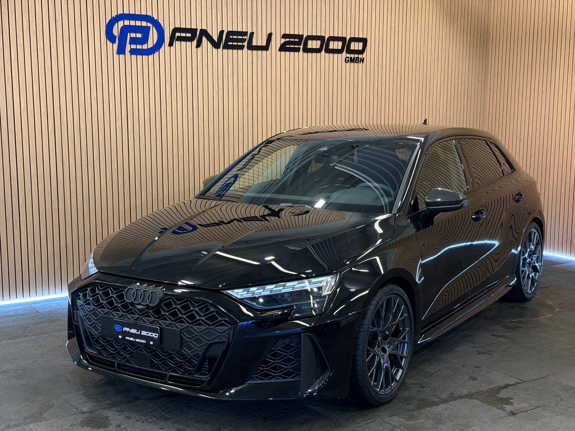 AUDI RS3 Sportback 2.5 TSI quattro S-tronic *CARBON PAKET*V-Max 280km/h