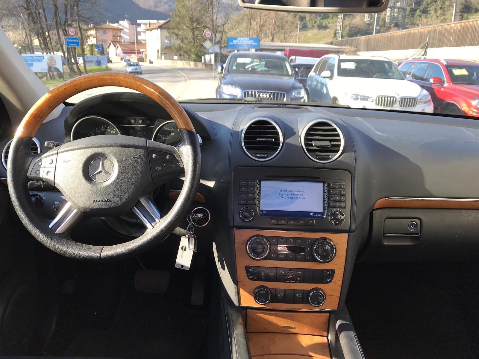 MERCEDES-BENZ GL 500 4Matic 7G-Tronic-image-6