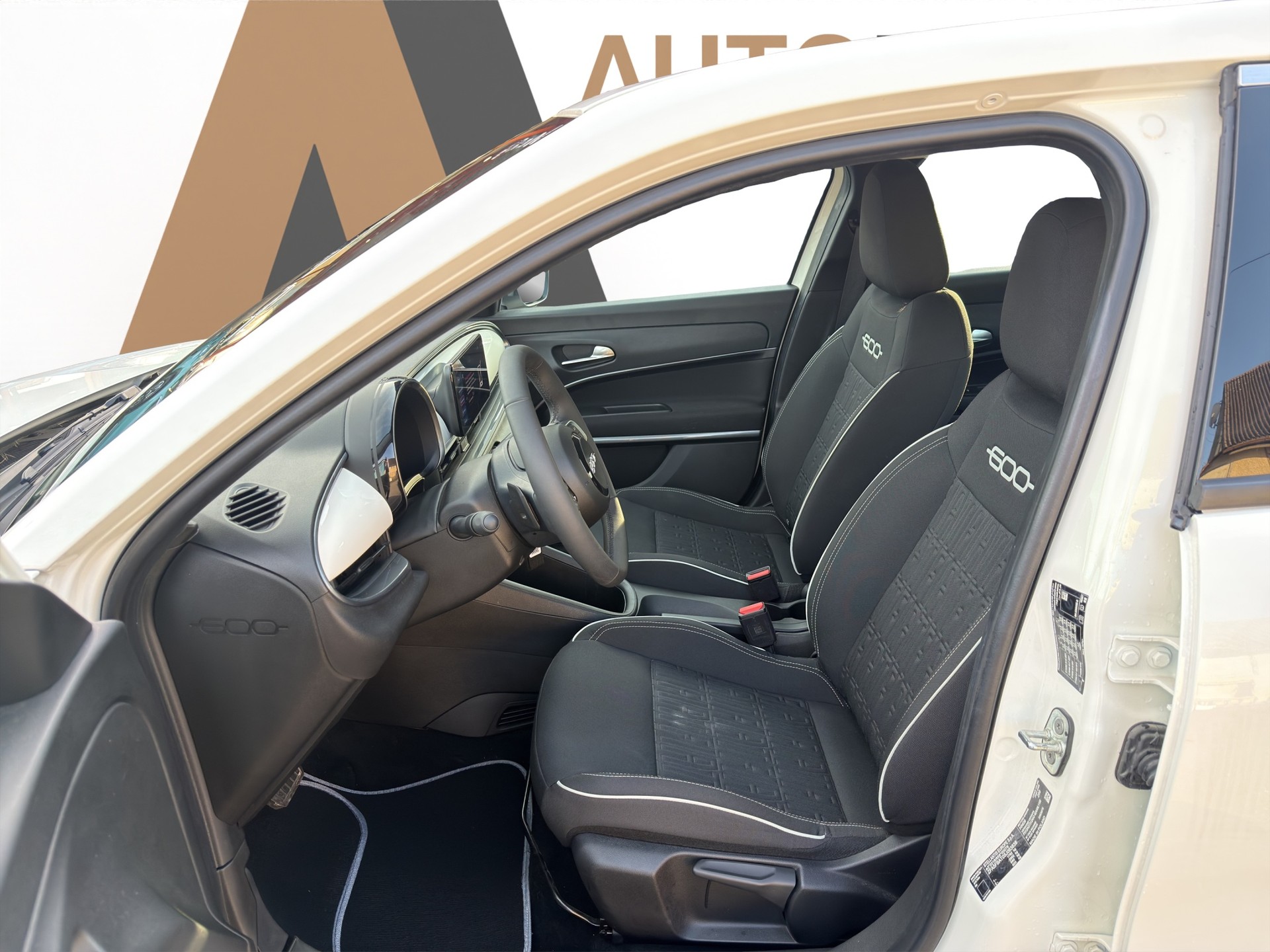 FIAT 600 1.2 Hybrid MHEV 145 Cult-image-8