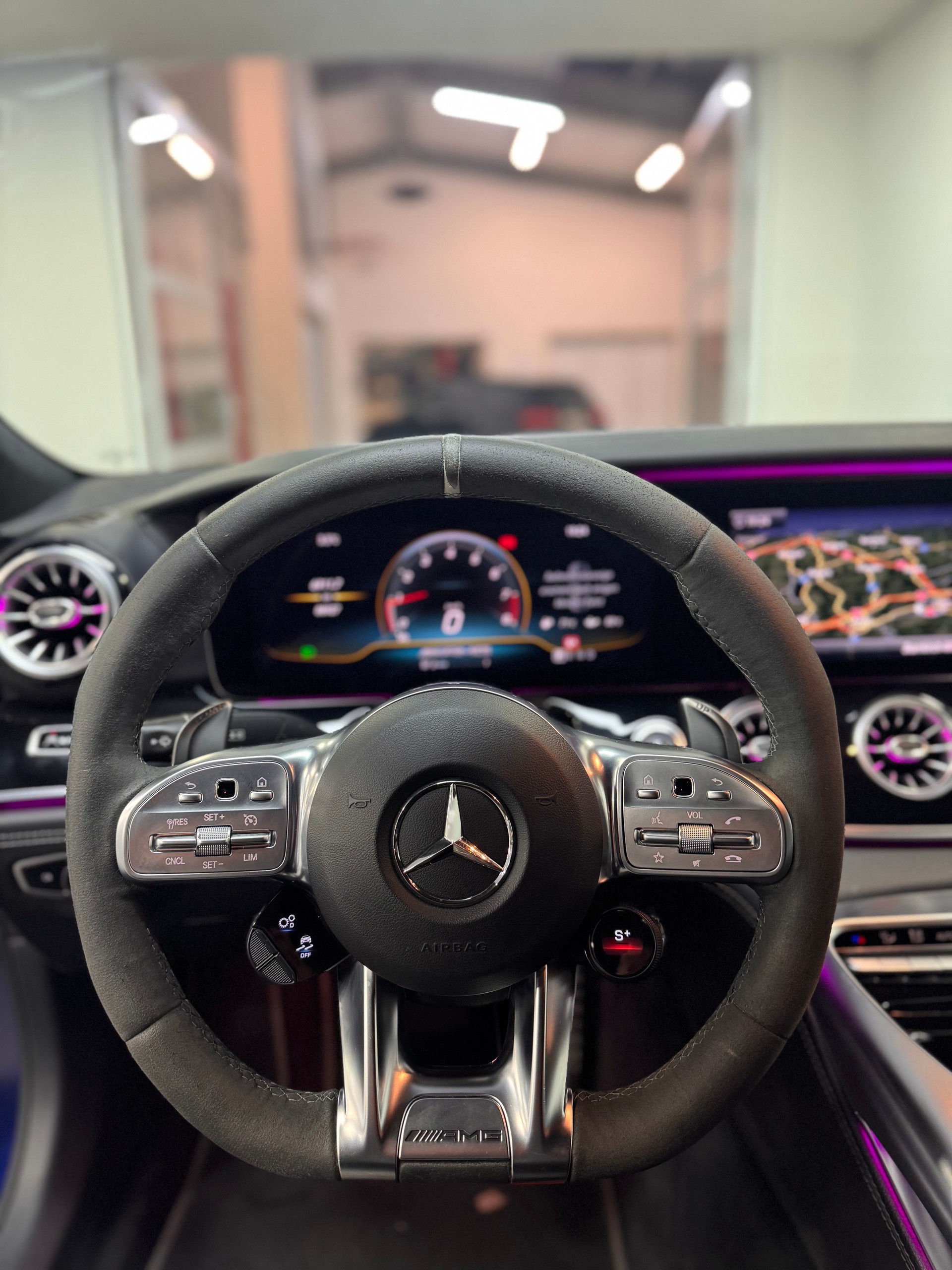 MERCEDES-BENZ AMG GT 4 63 S 4Matic+ Speedshift MCT *Keramikbremsen / Aerodynamikpaket / Schalensitze / 4 Sitzer Fond / Steinschlagschutzfolie*-image-13