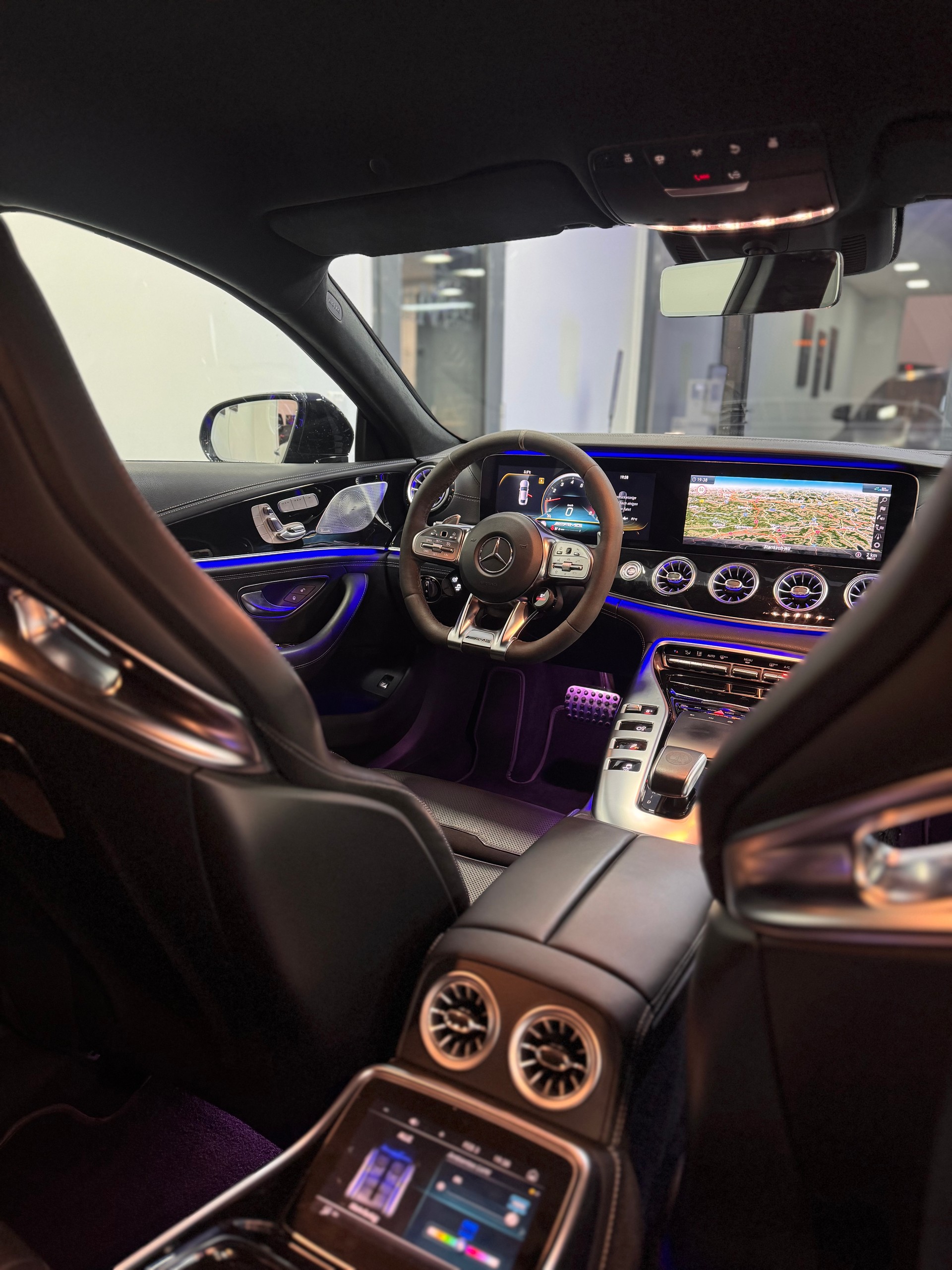 MERCEDES-BENZ AMG GT 4 63 S 4Matic+ Speedshift MCT *Keramikbremsen / Aerodynamikpaket / Schalensitze / 4 Sitzer Fond / Steinschlagschutzfolie*-image-15
