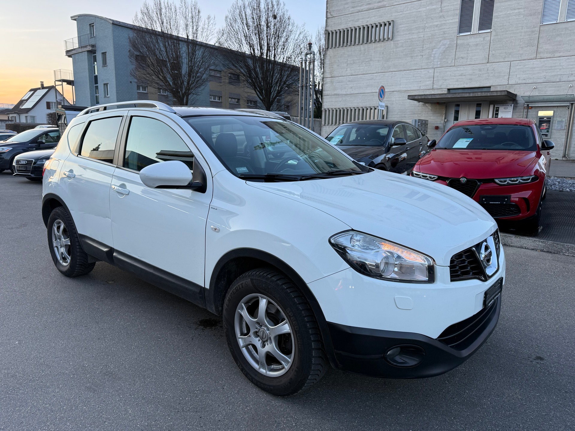 NISSAN Qashqai 2.0 dCi 4WD tekna Automatic-image-2
