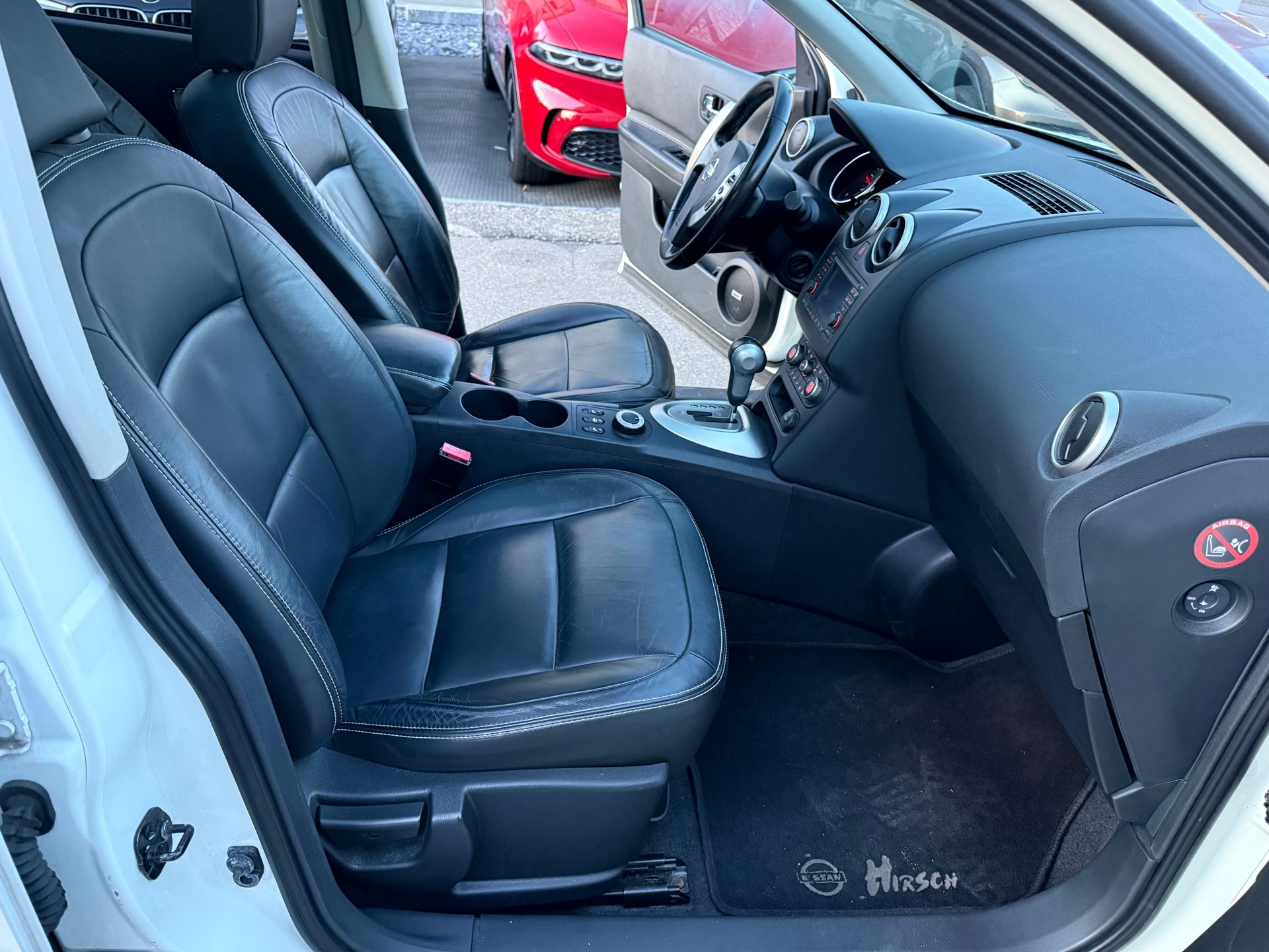 NISSAN Qashqai 2.0 dCi 4WD tekna Automatic-image-9