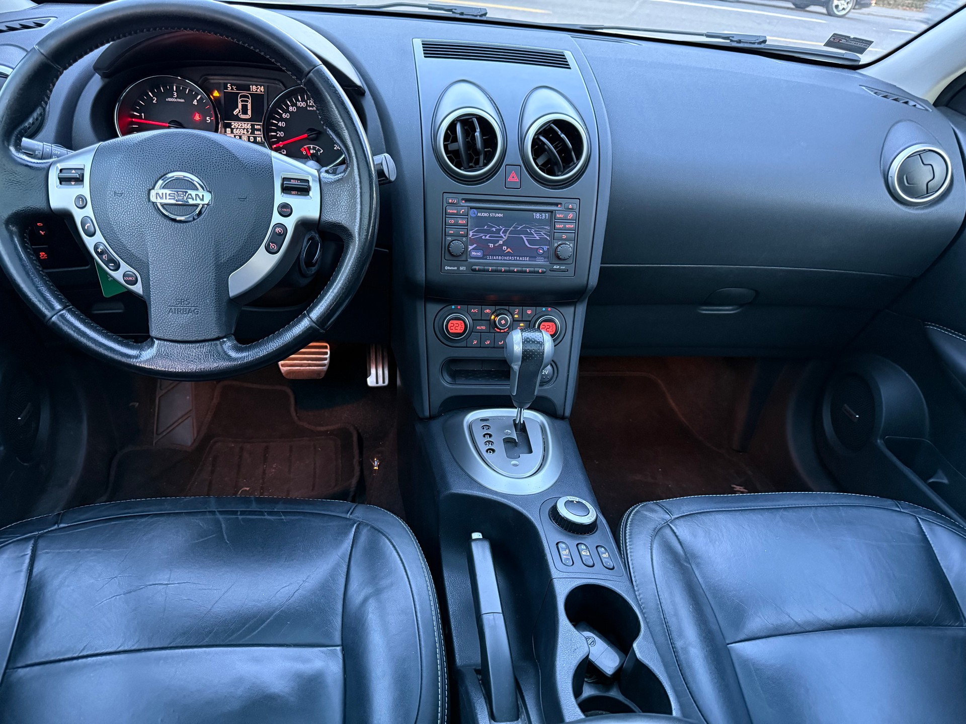 NISSAN Qashqai 2.0 dCi 4WD tekna Automatic-image-6