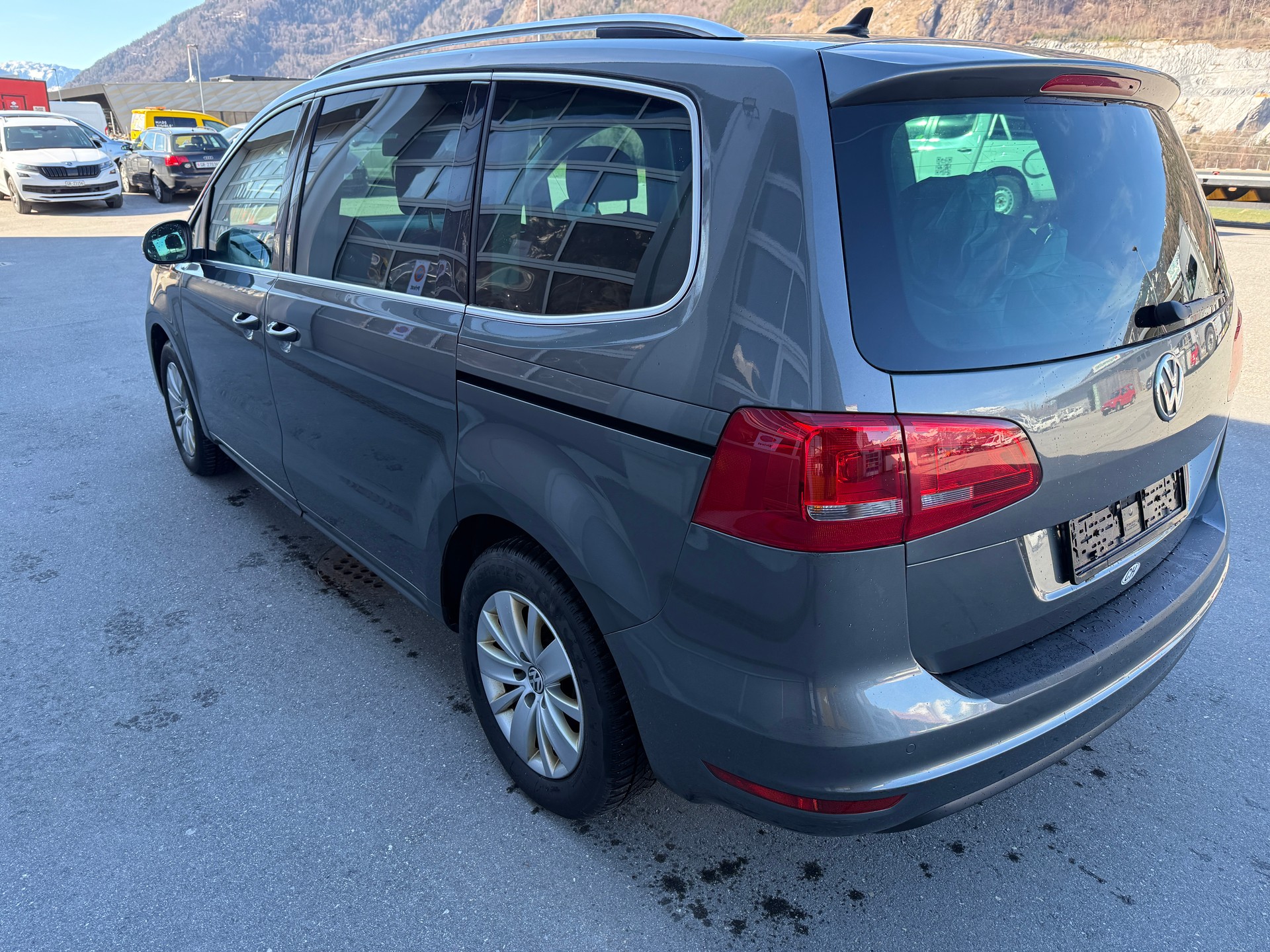 VW Sharan 2.0 TDI BMT Design 4Motion-image-5