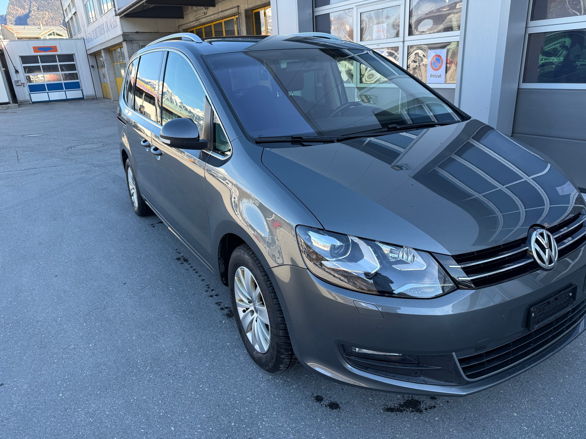 VW Sharan 2.0 TDI BMT Design 4Motion-image-1