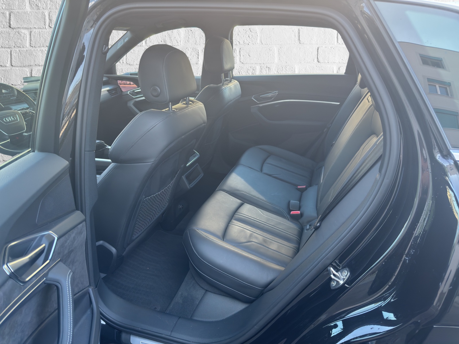 AUDI e-tron 55 Advanced quattro-image-24