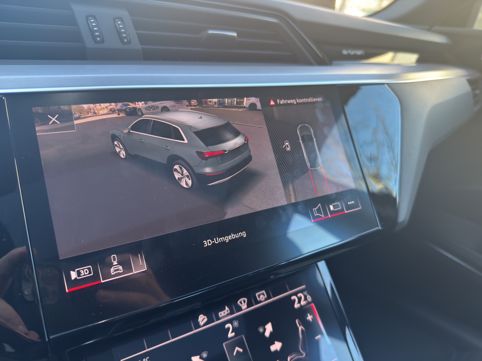 AUDI e-tron 55 Advanced quattro-image-17