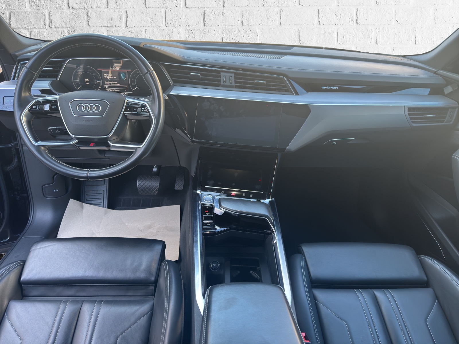 AUDI e-tron 55 Advanced quattro-image-14