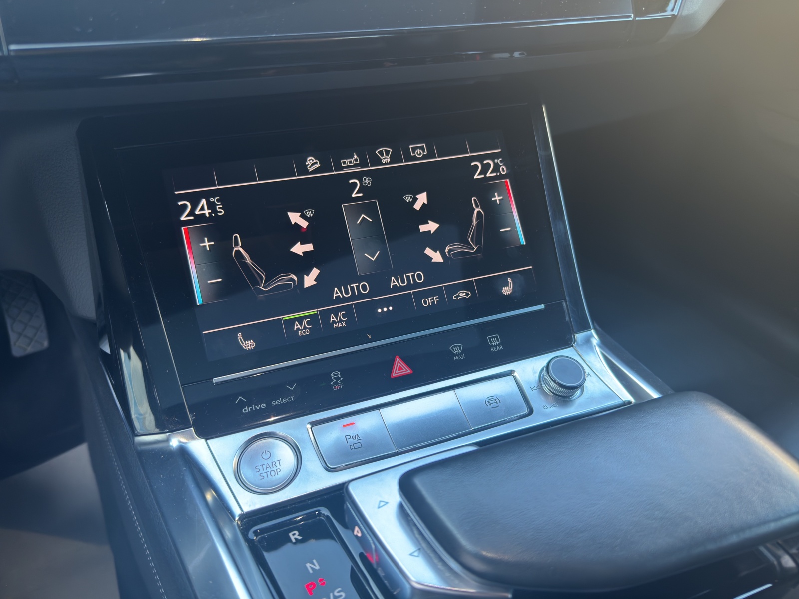 AUDI e-tron 55 Advanced quattro-image-21