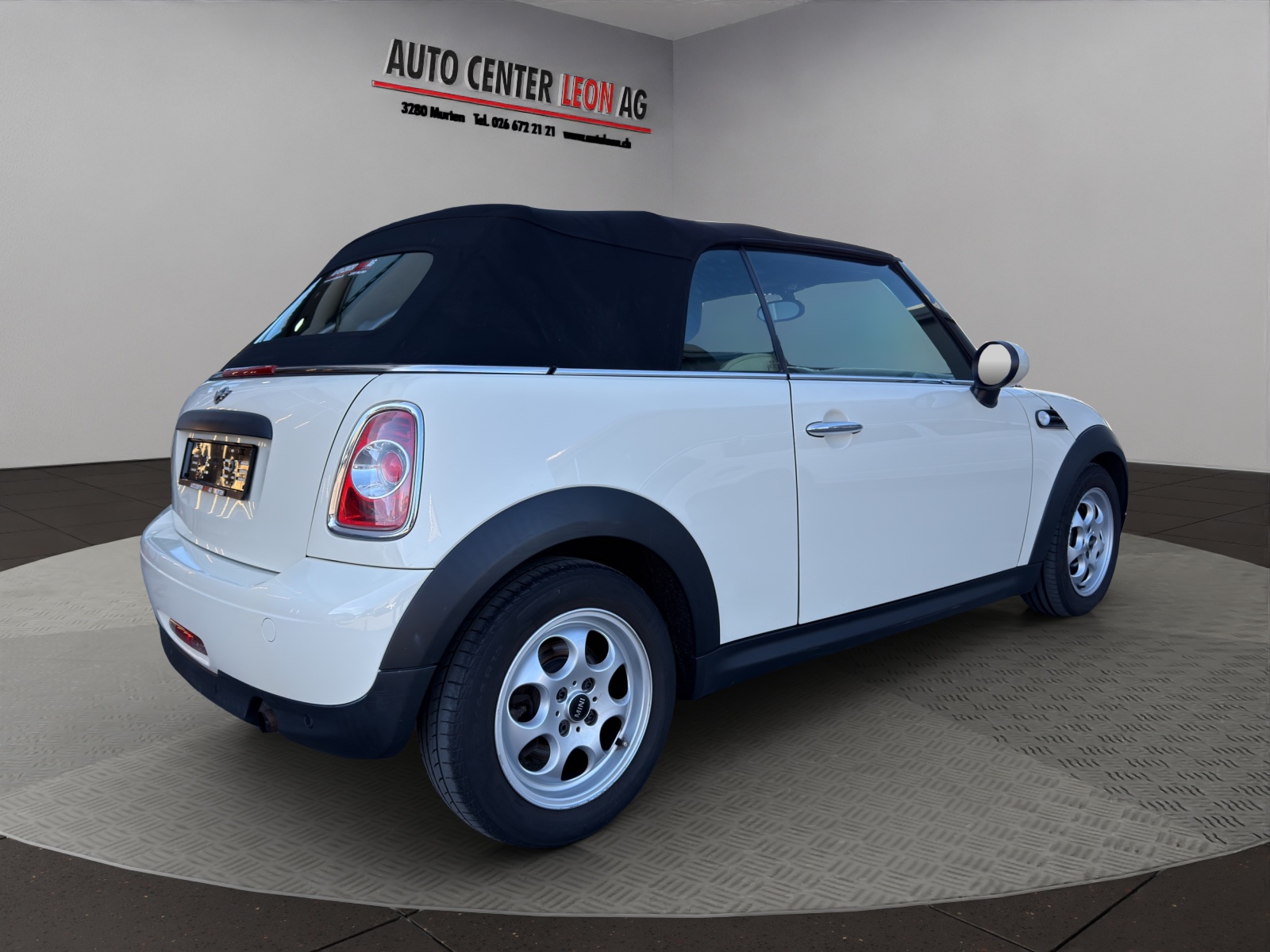 MINI One Cabriolet-image-5