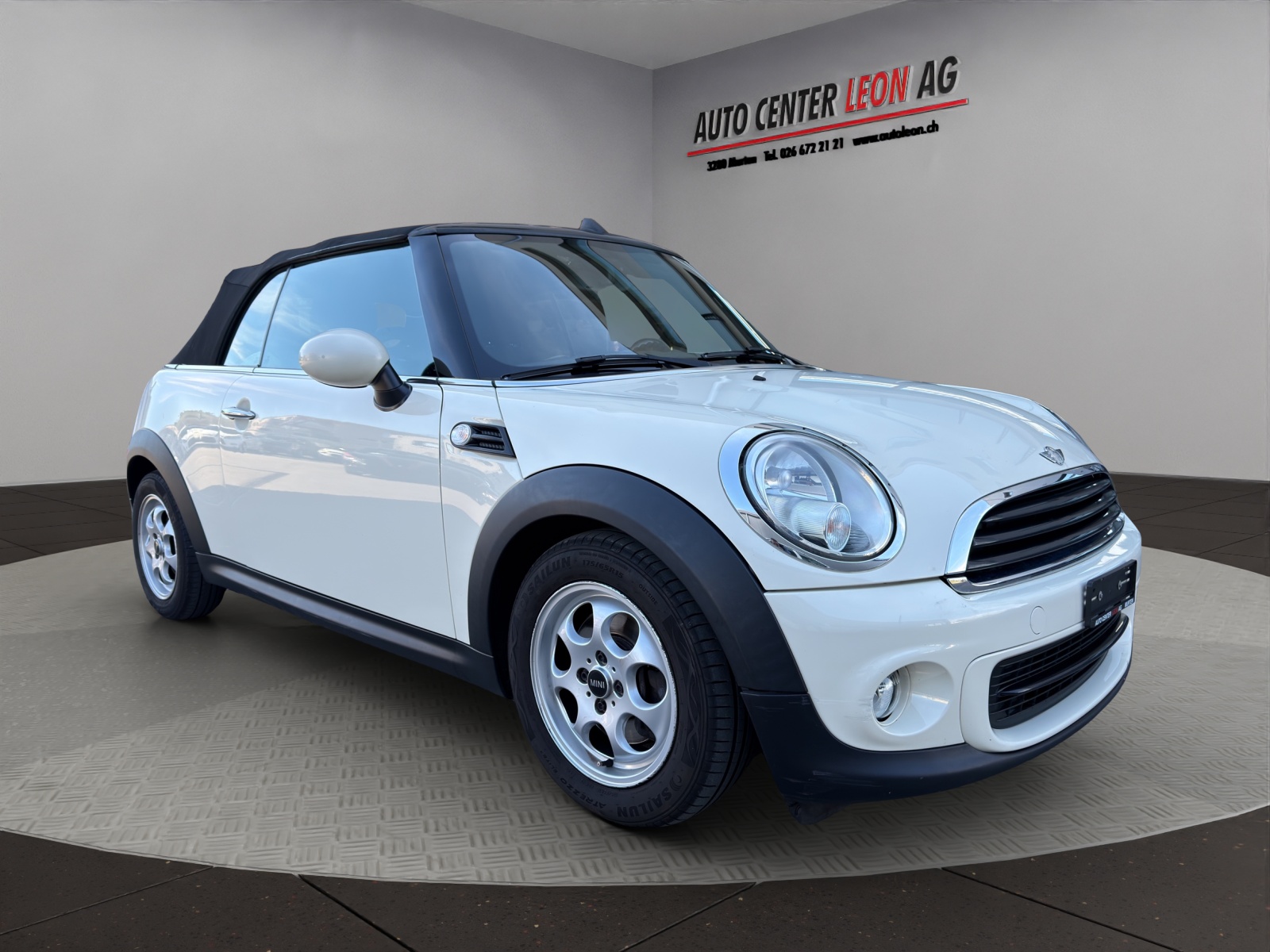 MINI One Cabriolet-image-7