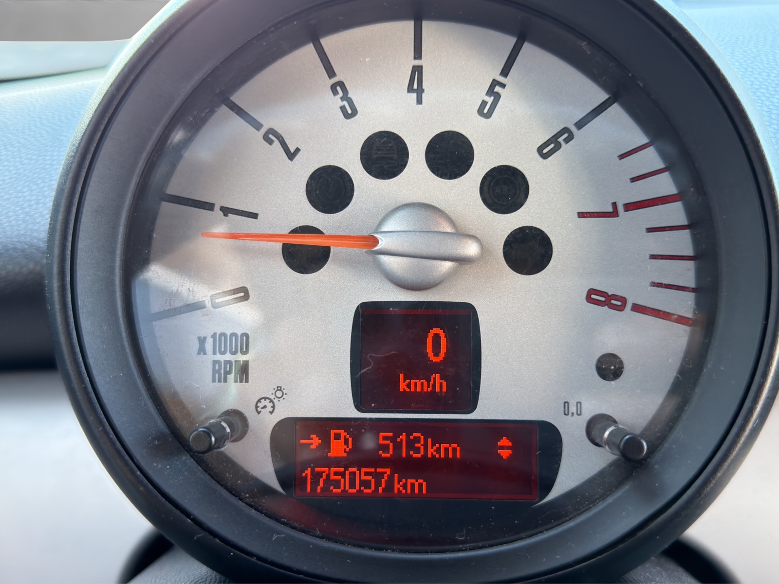 MINI One Cabriolet-image-10
