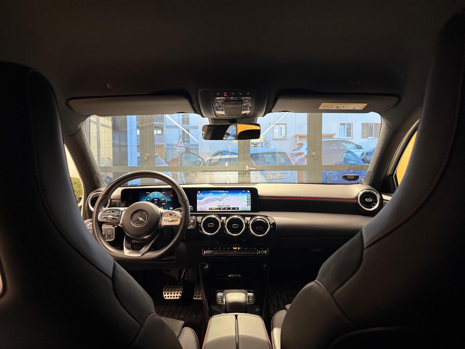 MERCEDES-BENZ A200 AMG Line 7G-DCT-image-18
