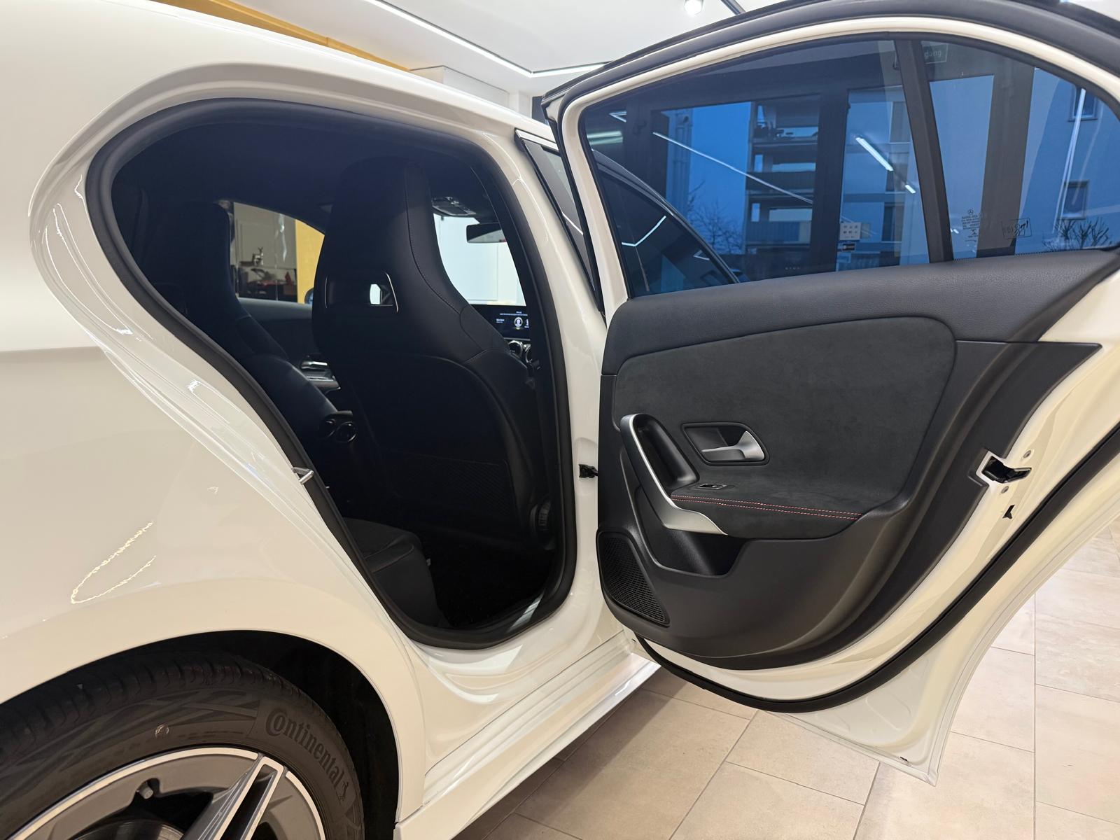 MERCEDES-BENZ A200 AMG Line 7G-DCT-image-15