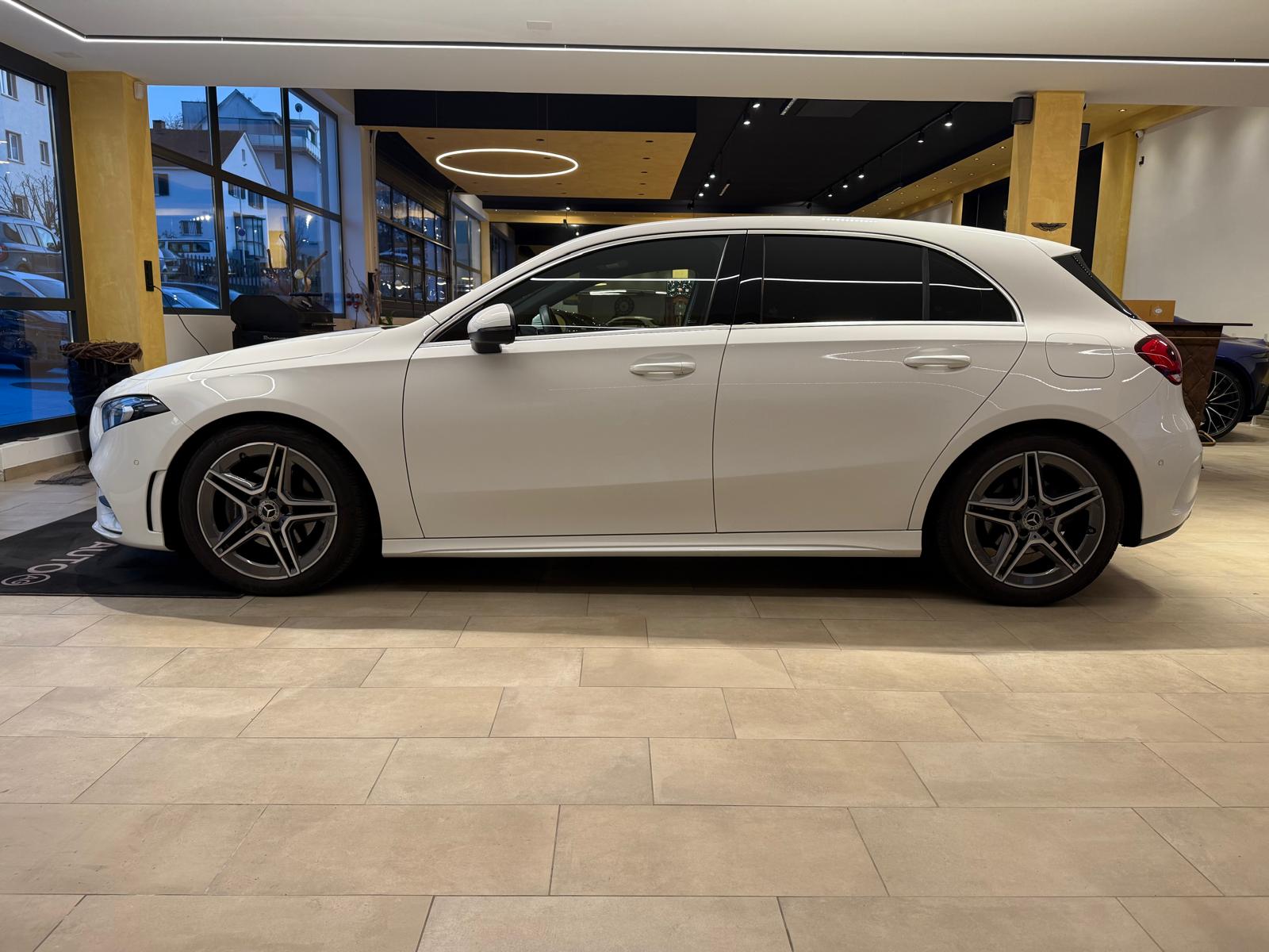 MERCEDES-BENZ A200 AMG Line 7G-DCT-image-5
