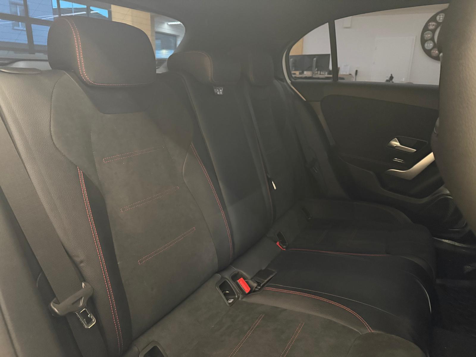 MERCEDES-BENZ A200 AMG Line 7G-DCT-image-17