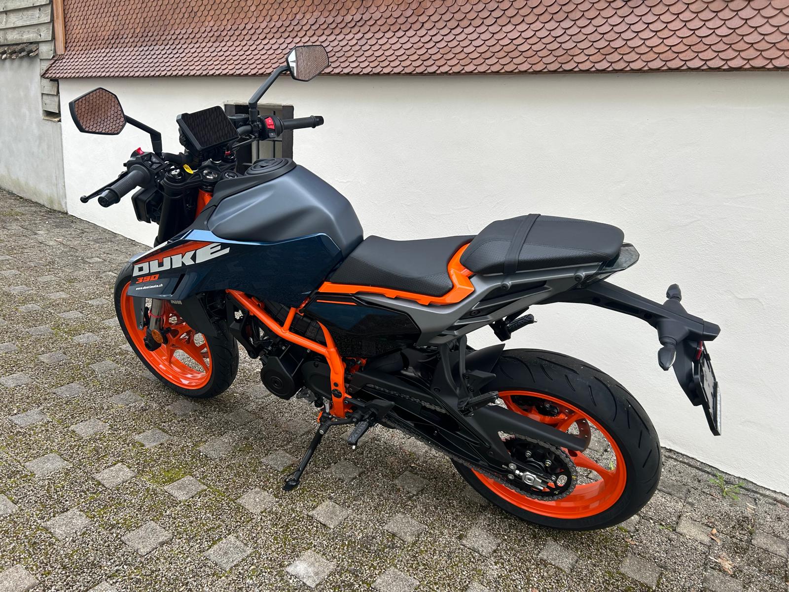 KTM 390 Duke-image-3