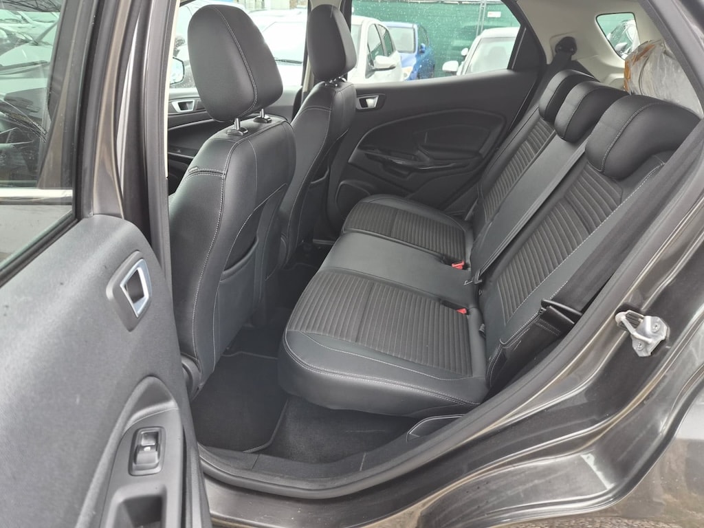 FORD EcoSport 1.5 TDCi Titanium AWD-image-8