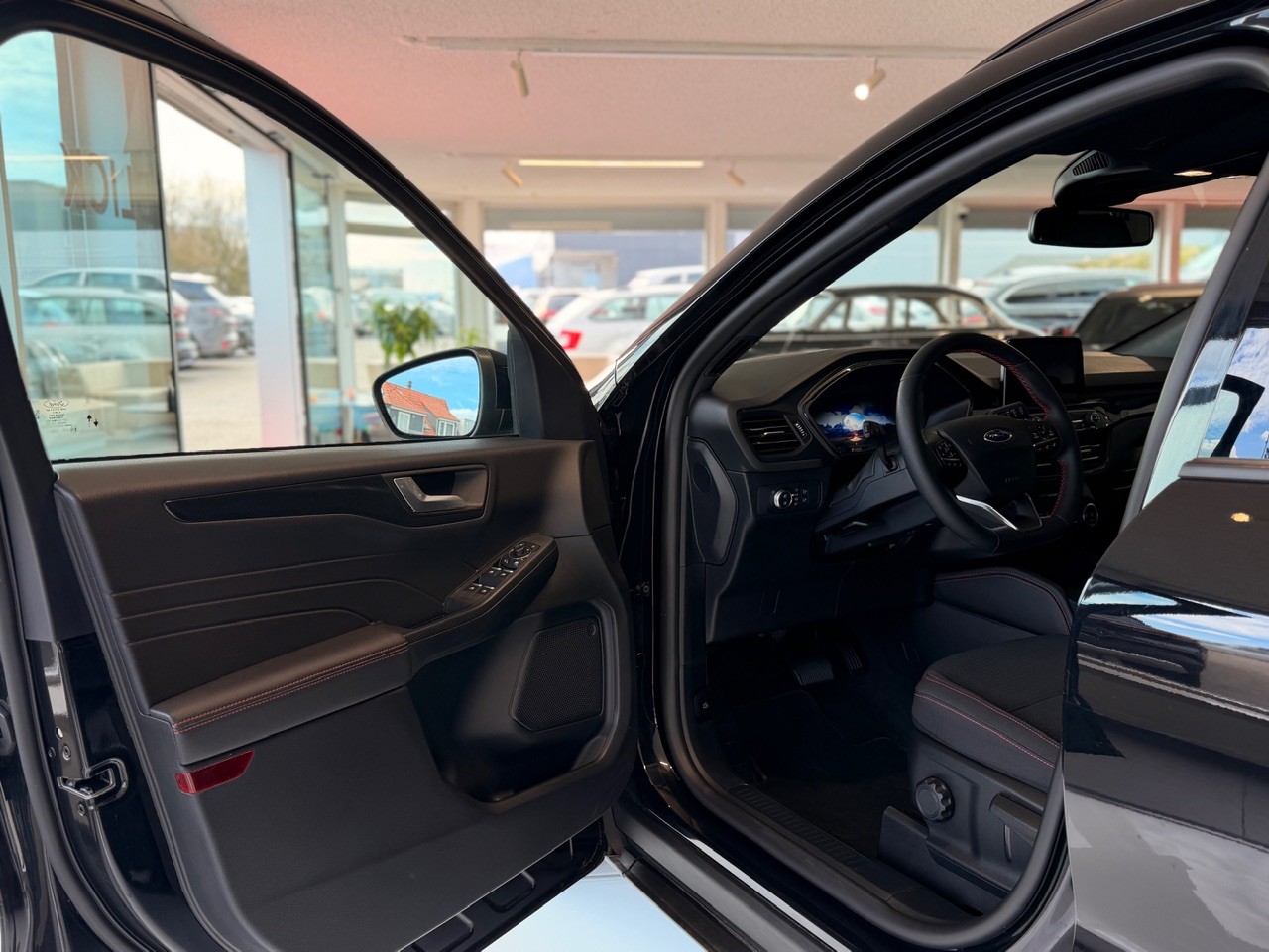 FORD Kuga 2.0 TDCi EcoBlue ST-Line 2WD-image-12