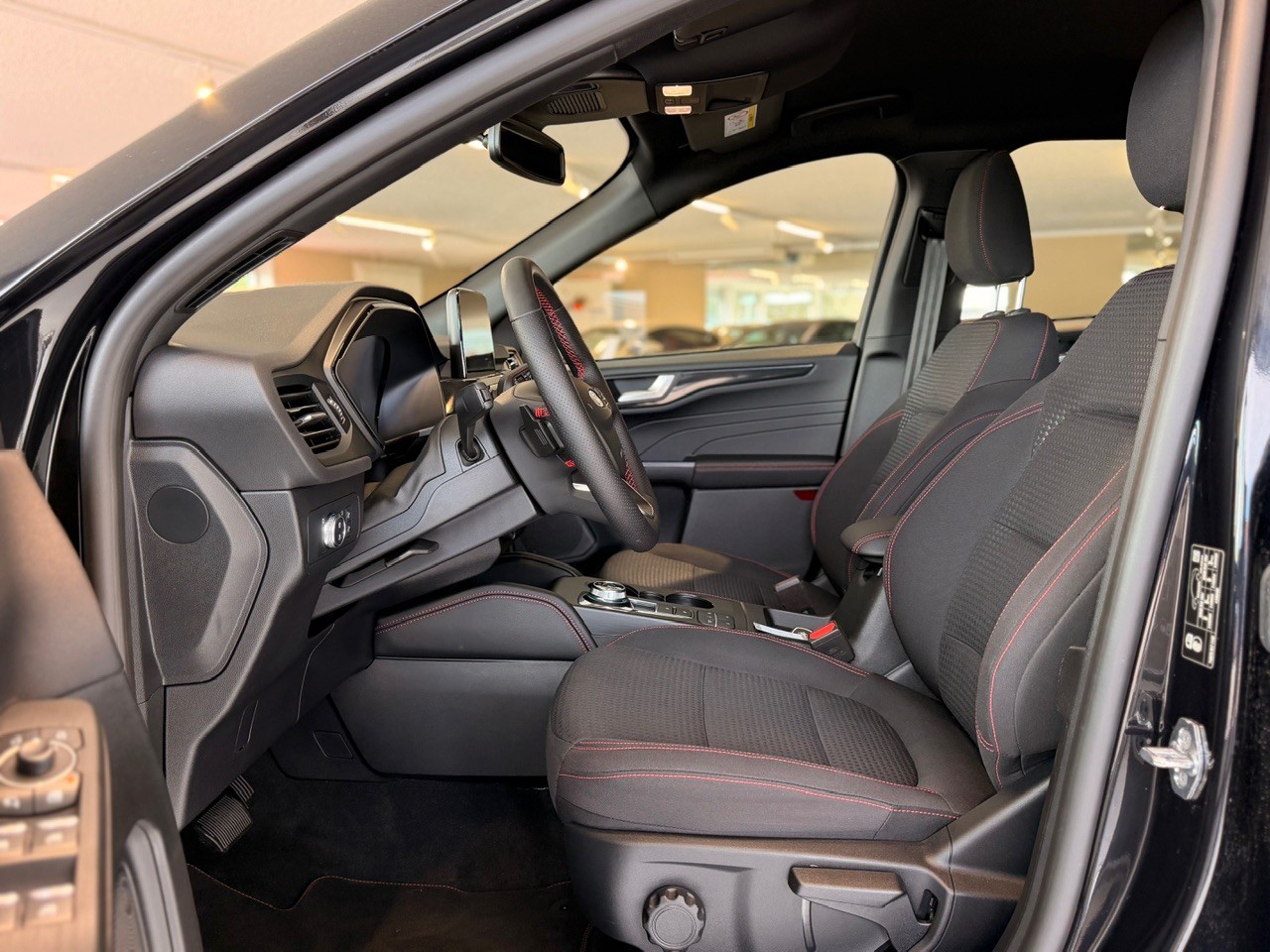 FORD Kuga 2.0 TDCi EcoBlue ST-Line 2WD-image-13