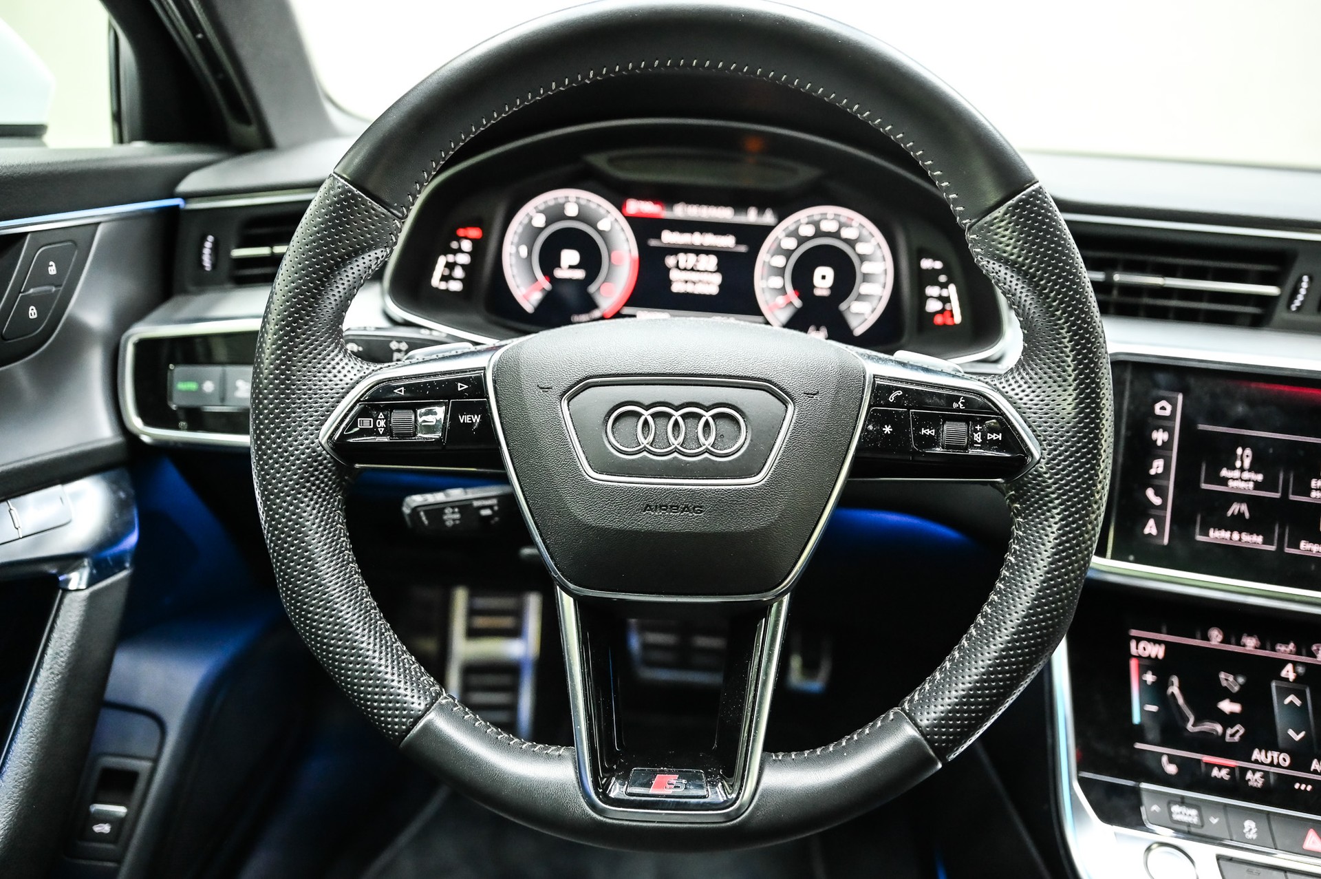 AUDI A6 Avant 3.0 50 TDI Sport quattro T-Tronic-image-18
