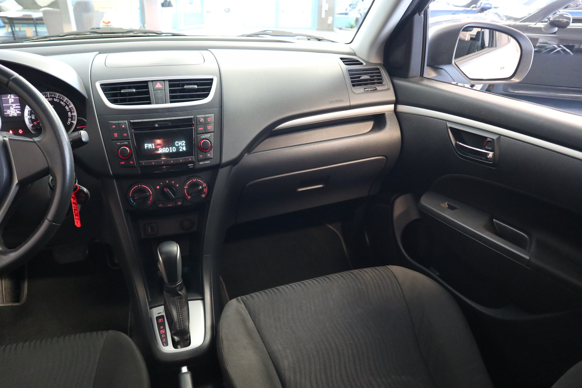 SUZUKI Swift 1.2 GL-image-14