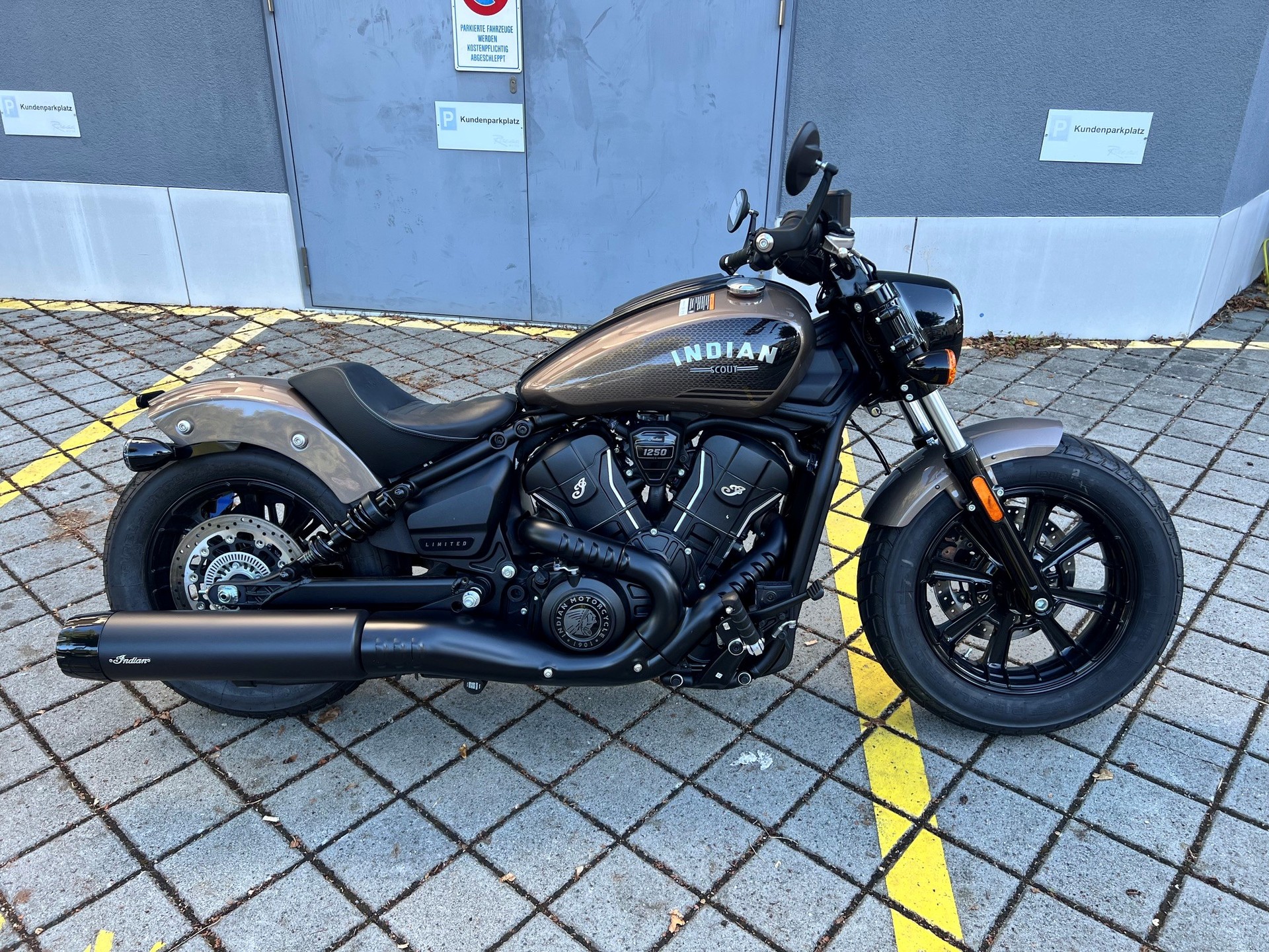 INDIAN Bobber-image-0