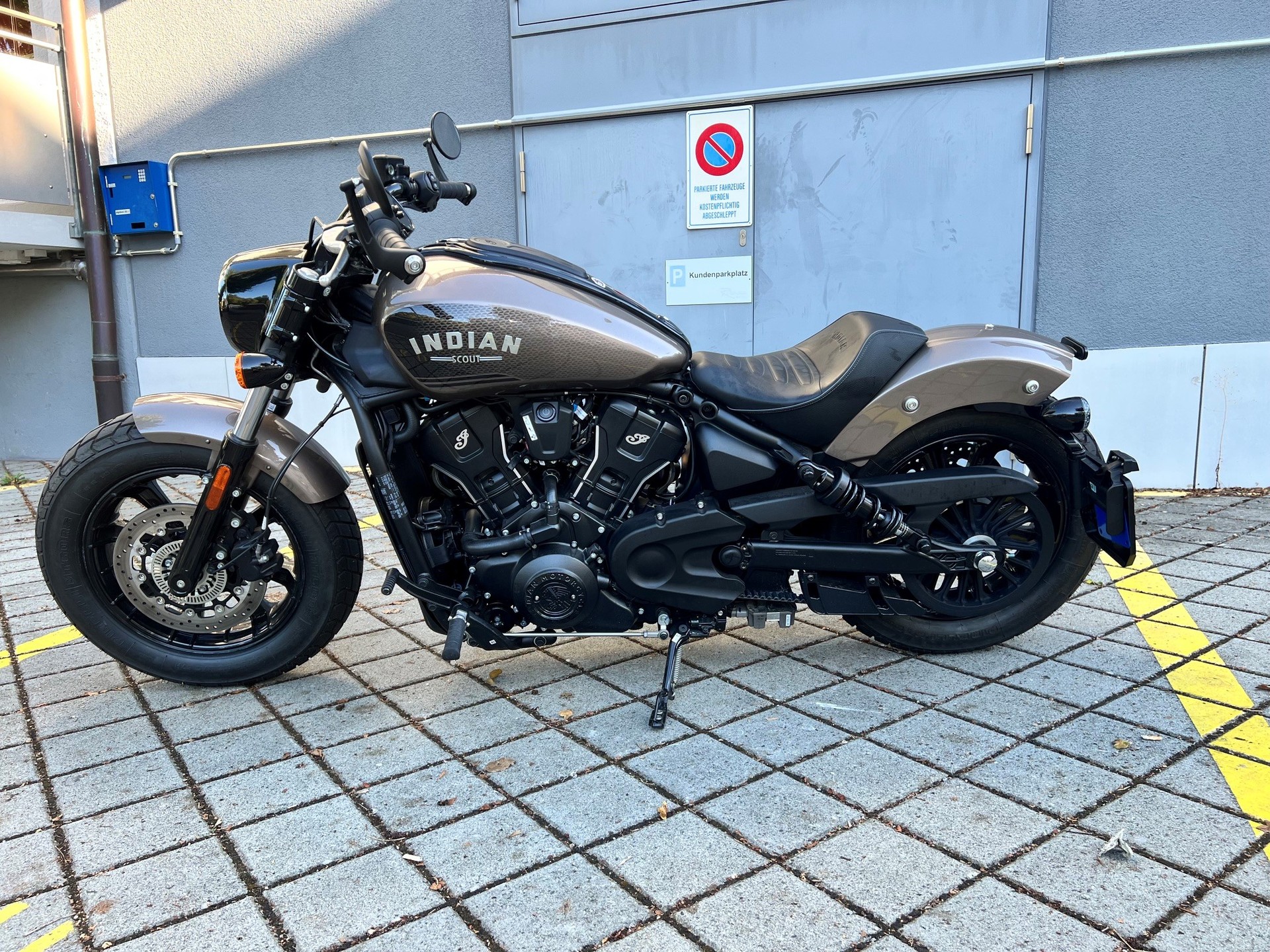 INDIAN Bobber-image-1