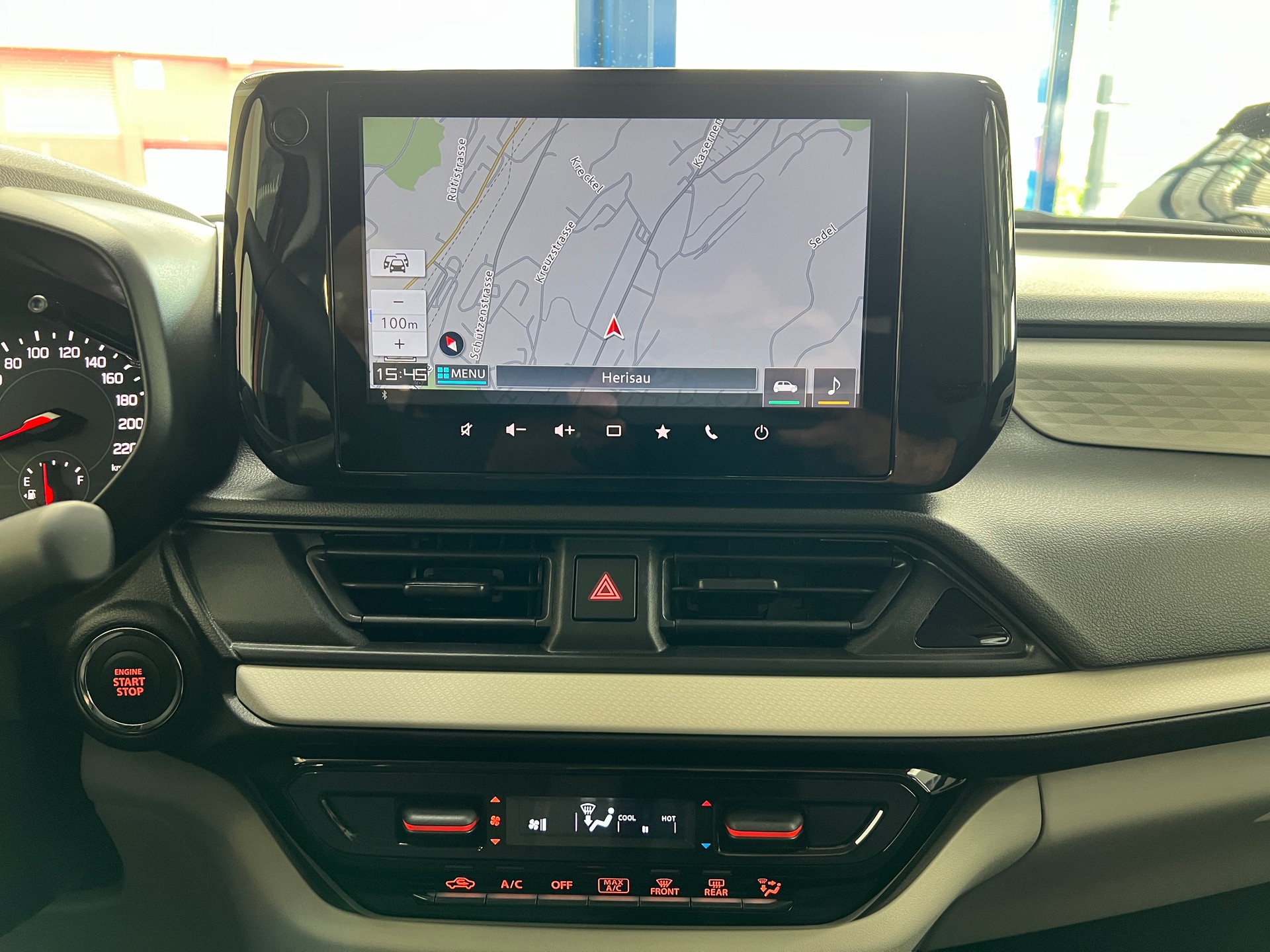 SUZUKI 1.2 2WD AT GL+ /Kyless Start / LED Scheinwerfer / NAVI / Rückfahrkamera / DAB / ACC / Spurhalteassistent / Totwinkelassistent /-image-13