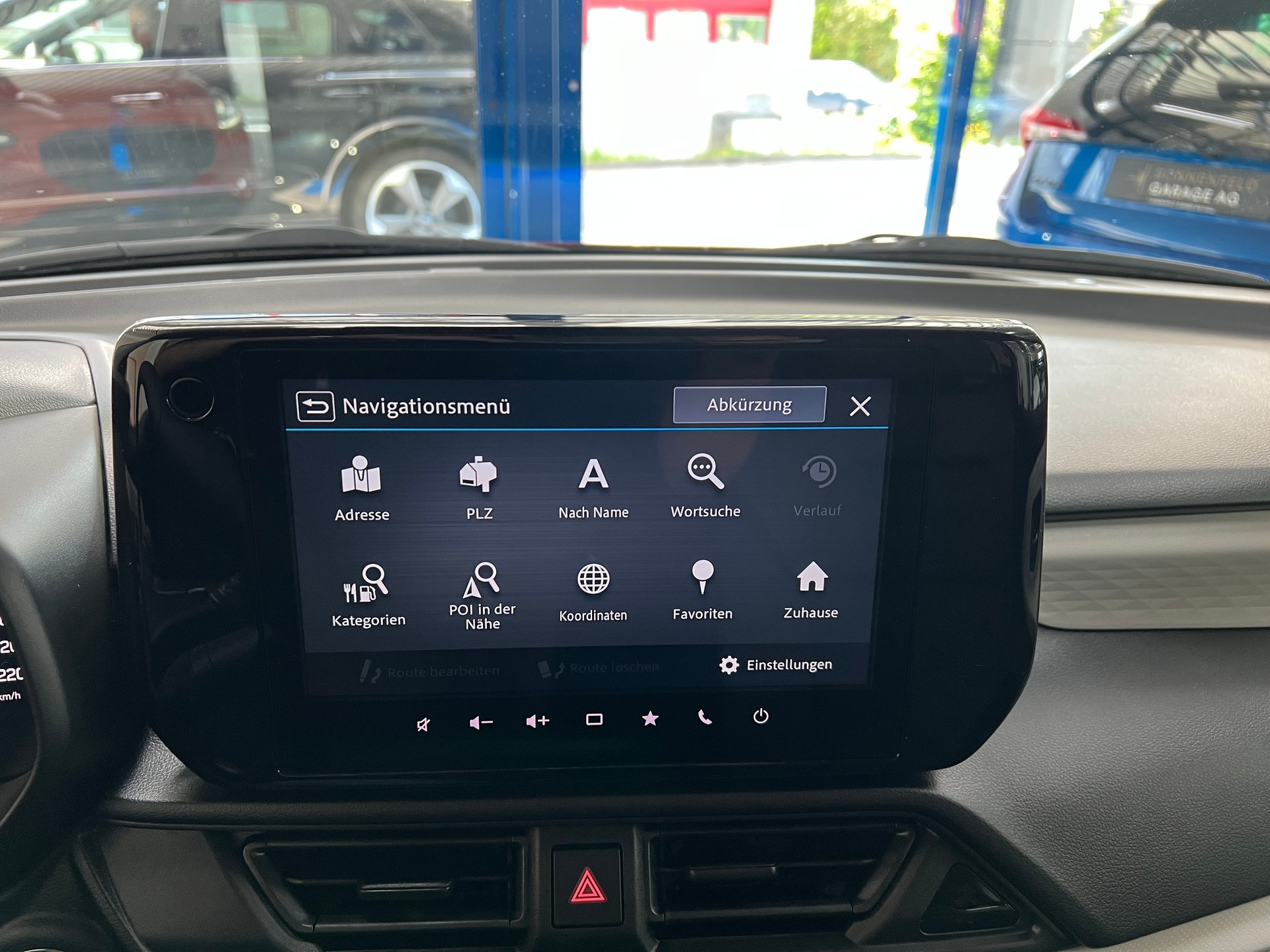 SUZUKI 1.2 2WD AT GL+ /Kyless Start / LED Scheinwerfer / NAVI / Rückfahrkamera / DAB / ACC / Spurhalteassistent / Totwinkelassistent /-image-22