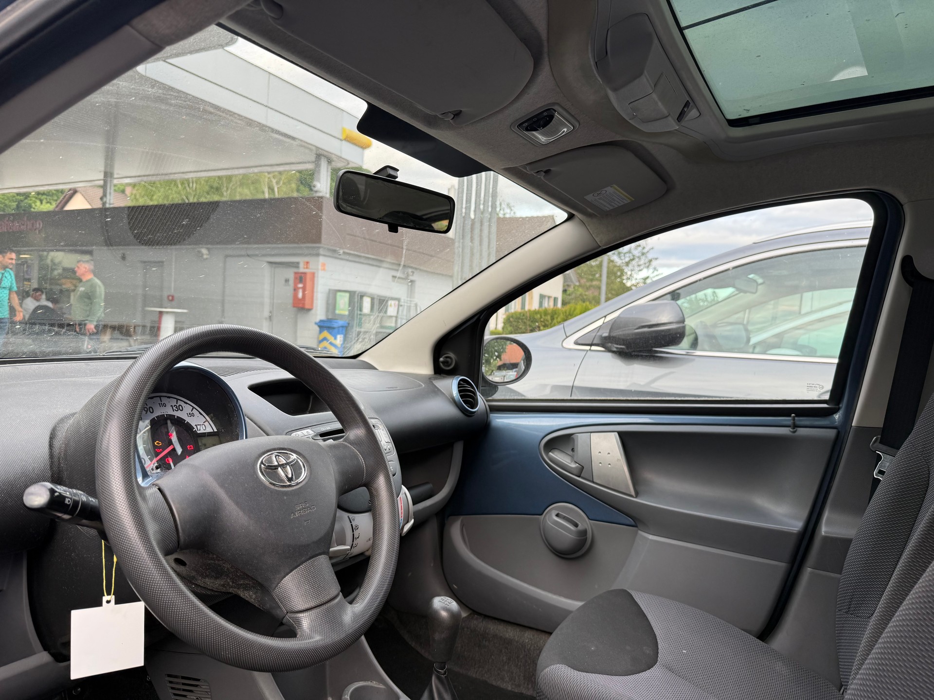 TOYOTA Aygo 1.0 blue-image-5