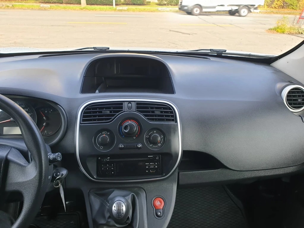 RENAULT Kangoo Medium dCi 95 ENERGY Business ** 3-Plätzer ** Klima ** PDC ** Werkstatt-Einrichtung ** Anh-Kupplung ** LTZ MFK 20.03.2025-image-8