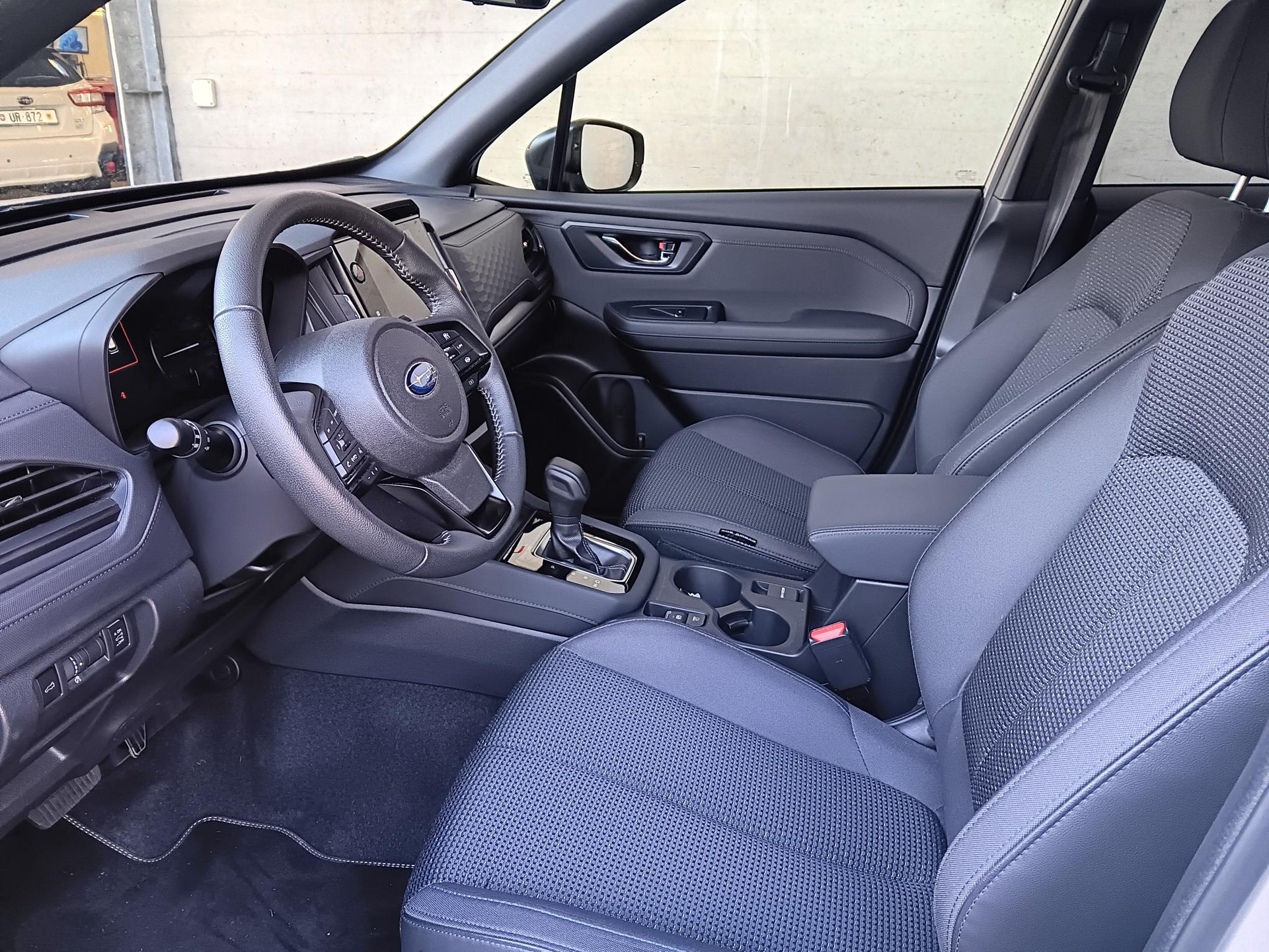 SUBARU Forester 2.0i e-Boxer Swiss Plus Lineartronic-image-9