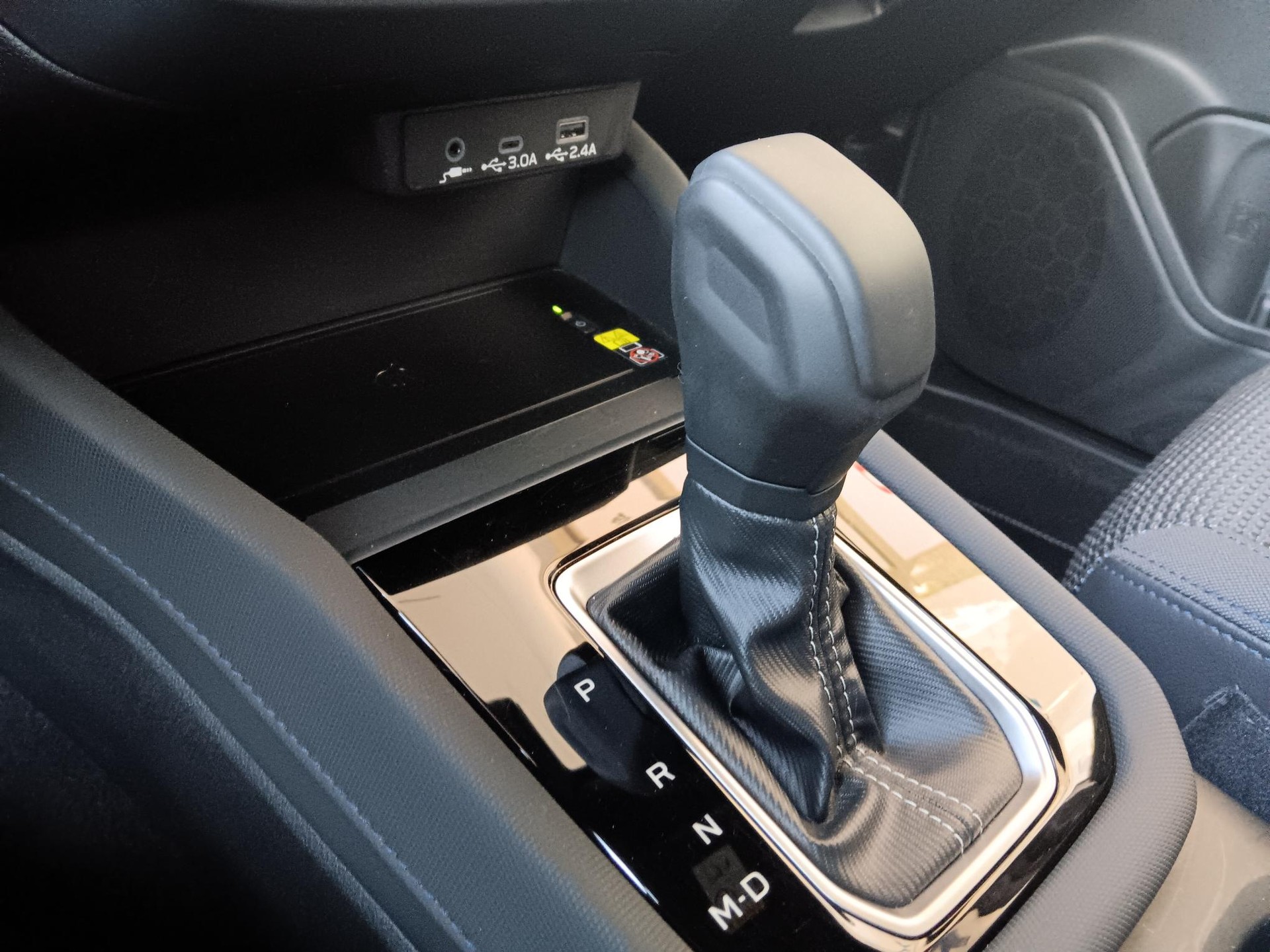 SUBARU Forester 2.0i e-Boxer Swiss Plus Lineartronic-image-15