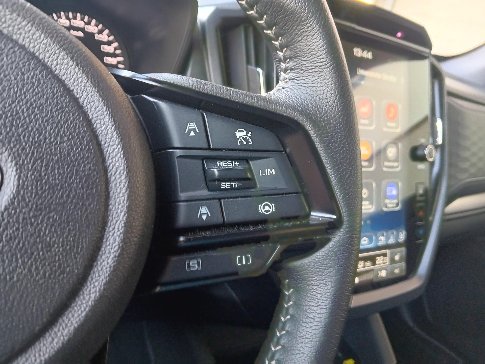 SUBARU Forester 2.0i e-Boxer Swiss Plus Lineartronic-image-11