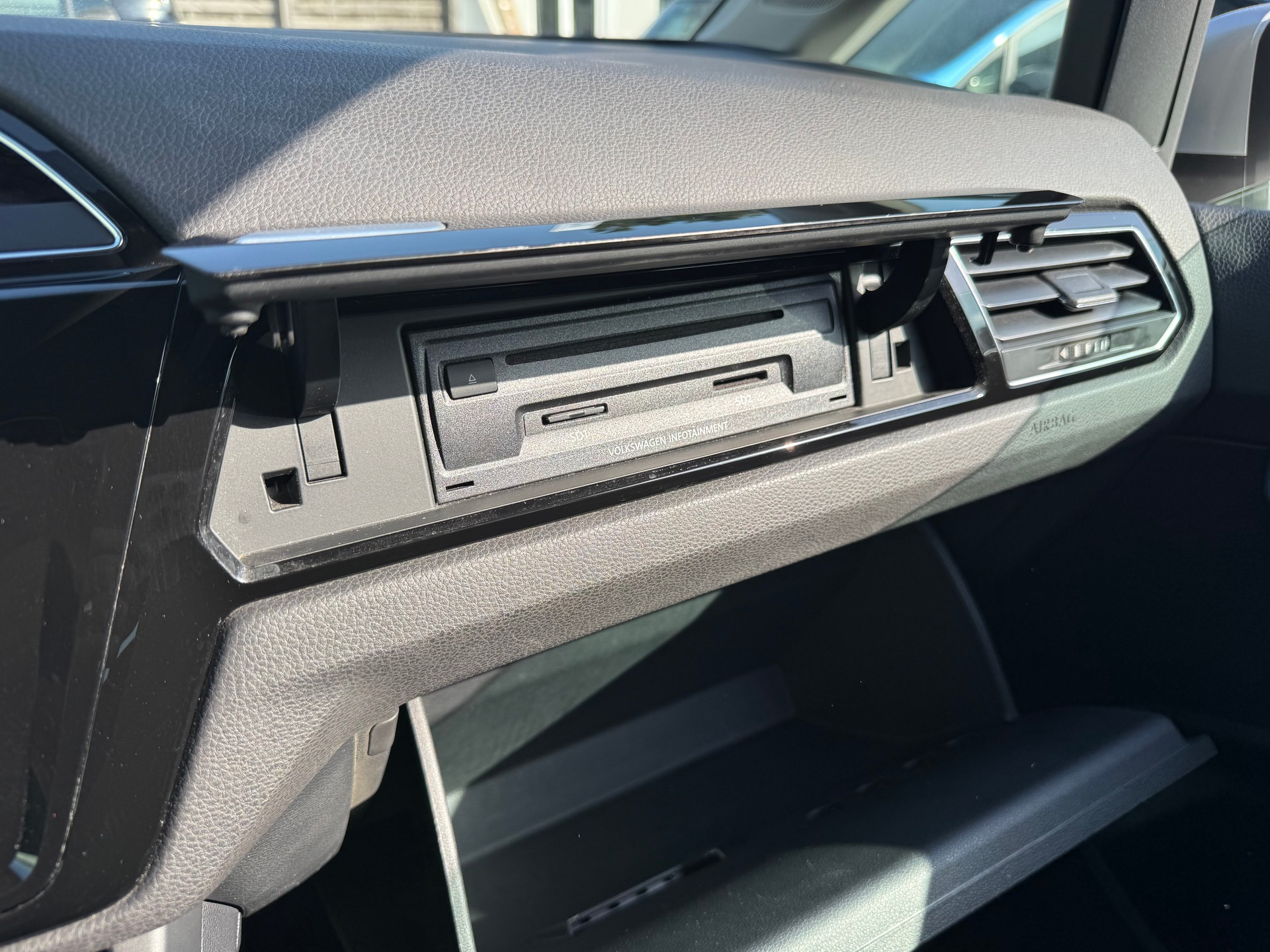 VW Touran 1.4 TSI BlueMotion Technology Comfortline DSG-image-16