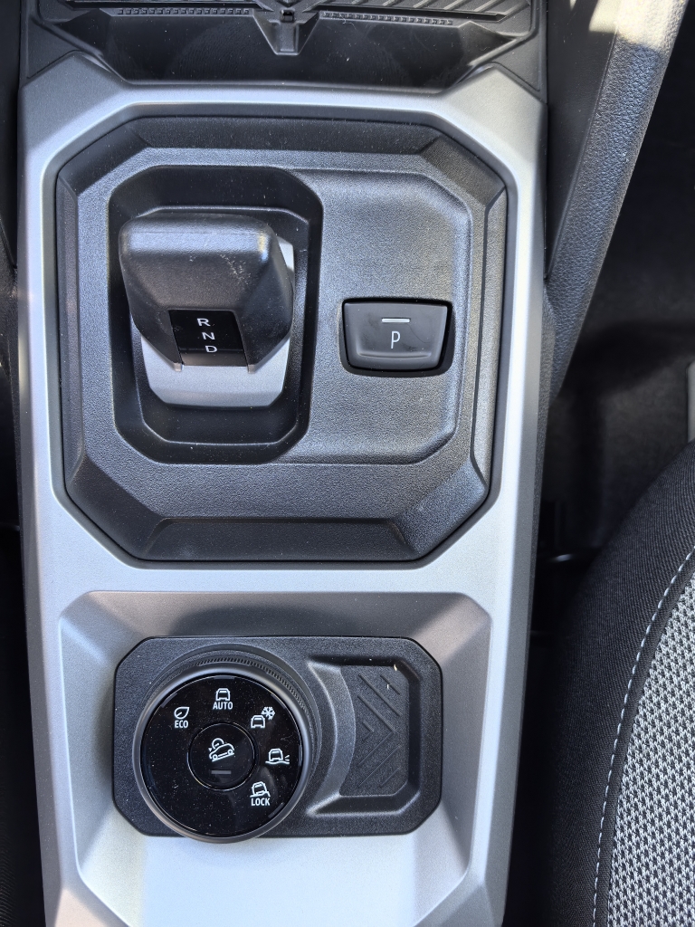 DACIA Duster TCe 150 Voll-Hybrid Journey 4x4 Automat-image-11