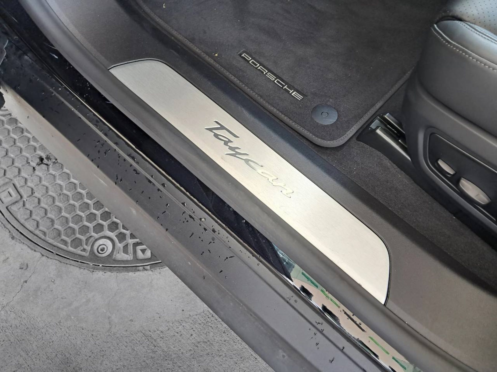PORSCHE Taycan Sport Turismo-image-24